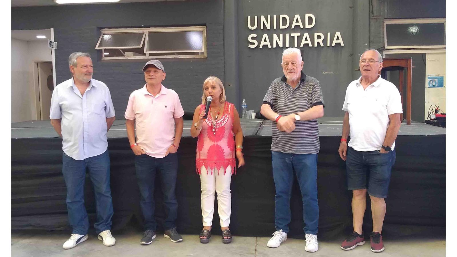 La presidenta Pilar Simón, el vicepresidente Juan Manuel Posada y miembros de la Comisión Directiva