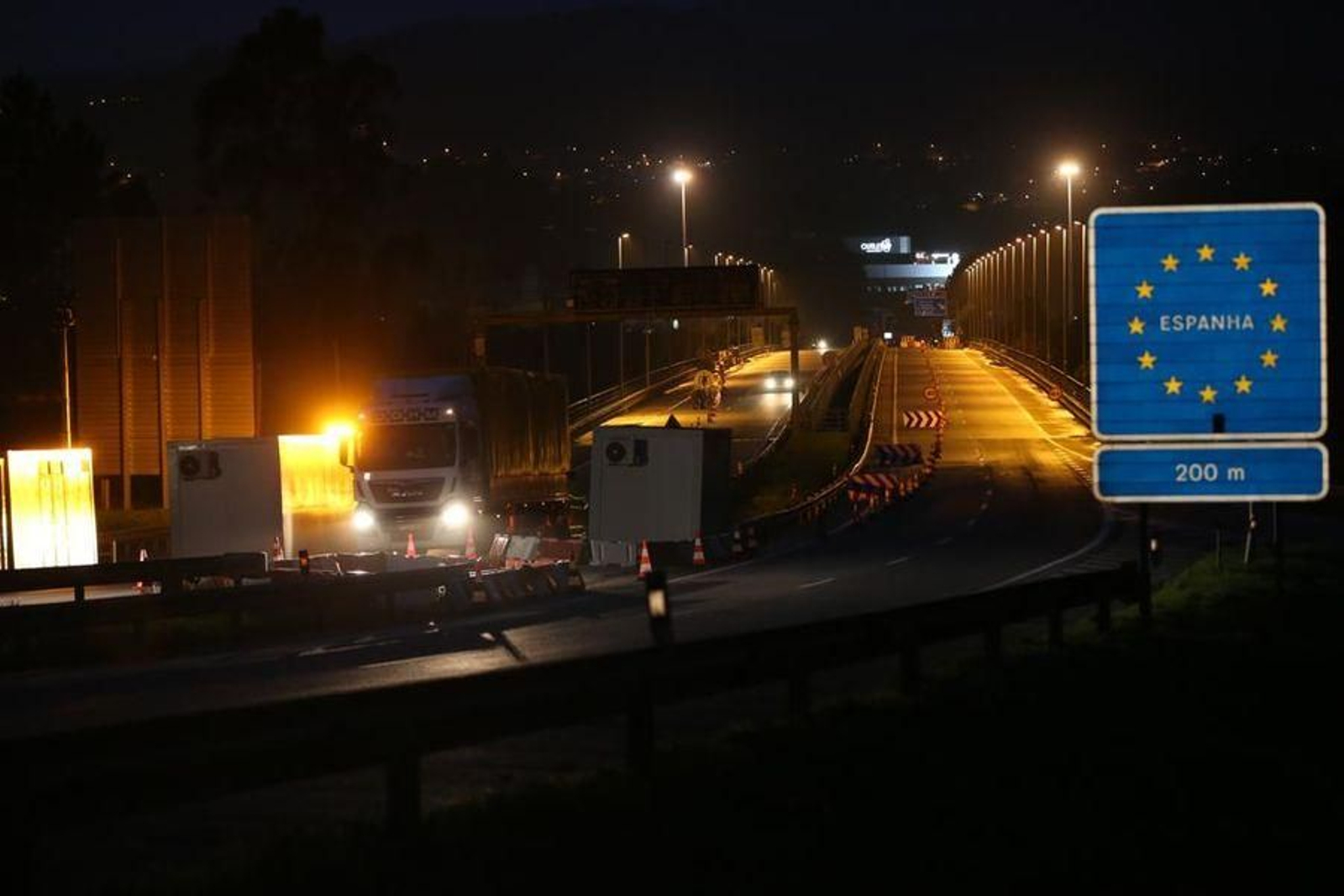 España y Portugal se preparan para el cierre de fronteras // Alberte