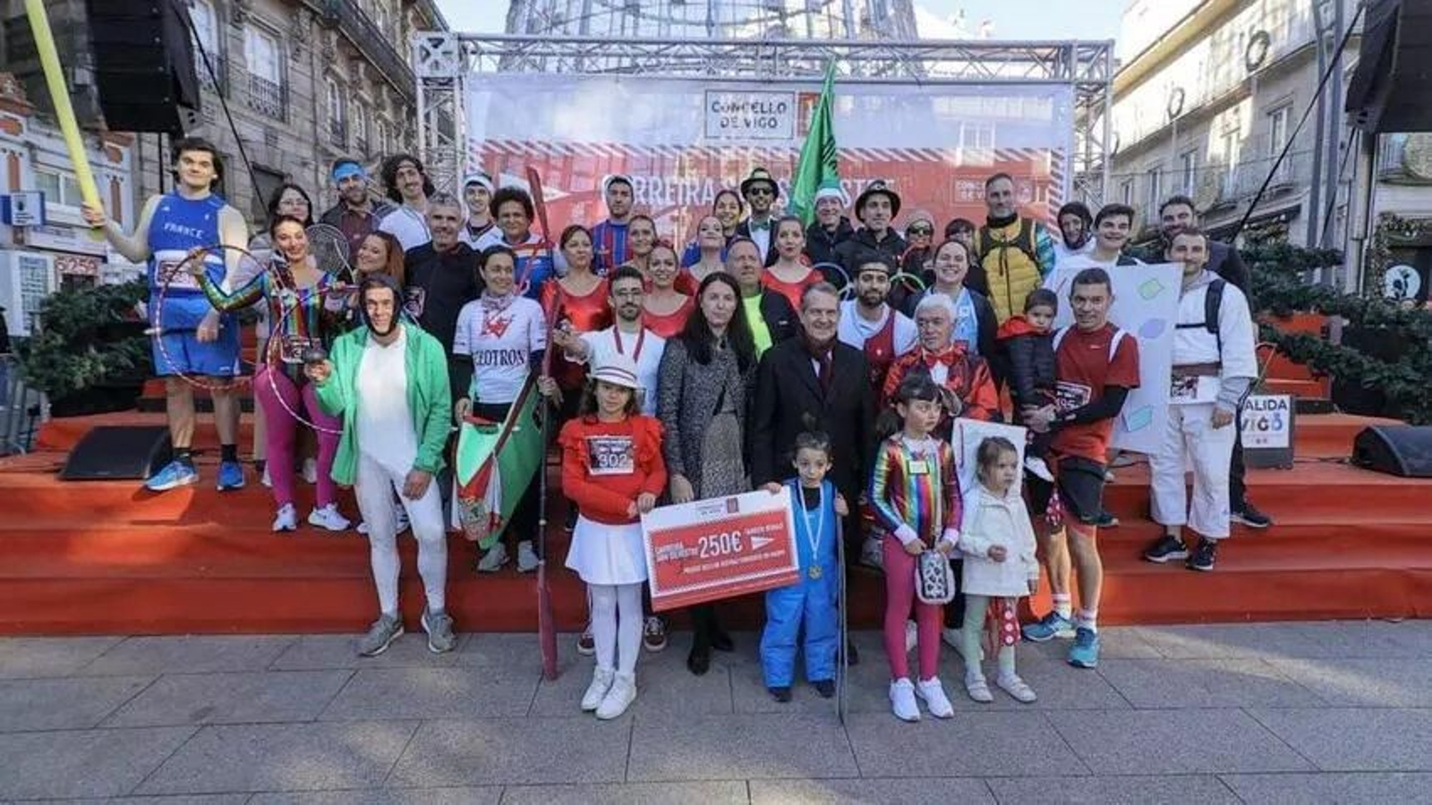 Galería | Vigo corre la San Silvestre 2024 entre multitud de disfraces