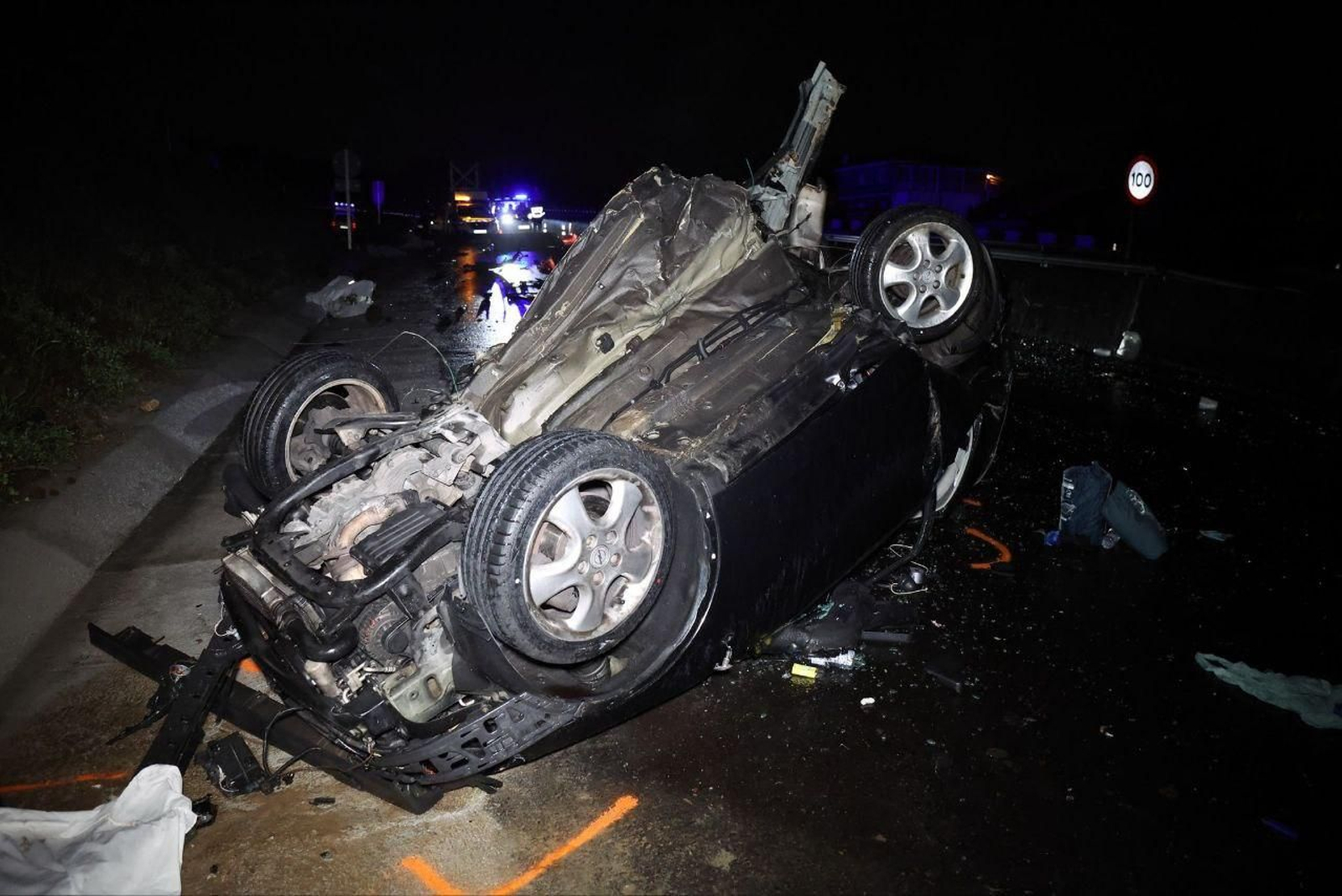 El coche volcaod en la A-55.