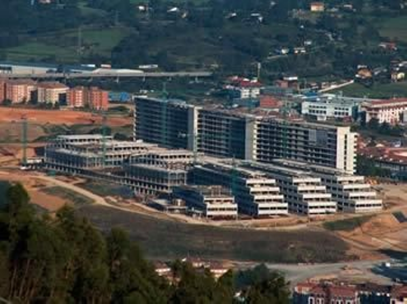 Vista del Hospital Central de Asturias.