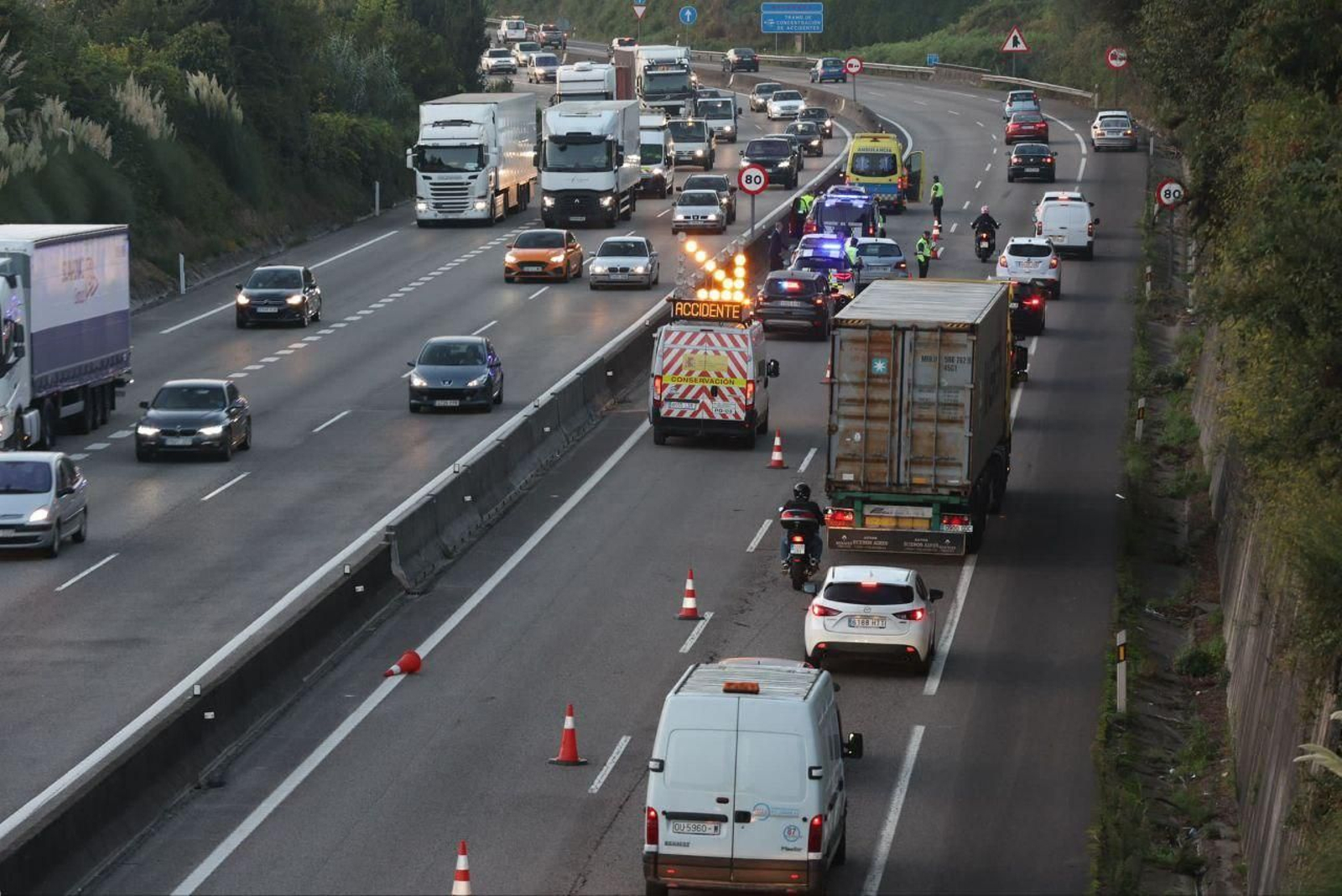 Retenciones por el accidente múltiple en Puxeiros. // Alberte