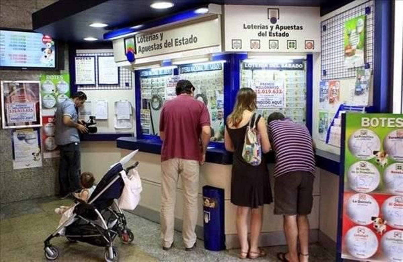 Puesto de venta de loterías y primitivas.