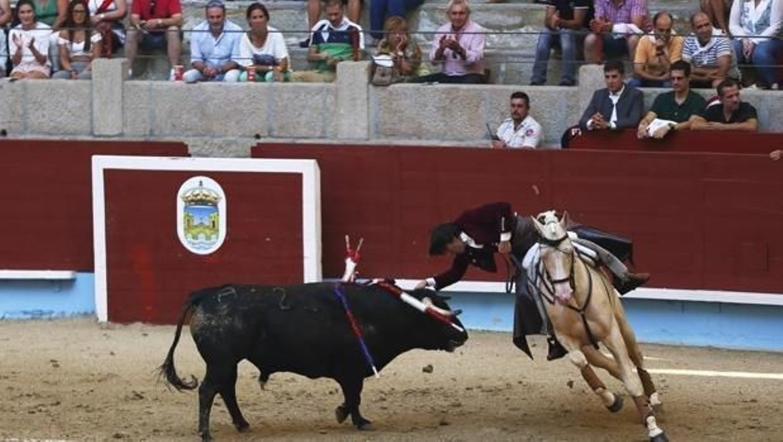 Diego Ventura durante su faena en una edición anterior de la Feria de Pontevedra.