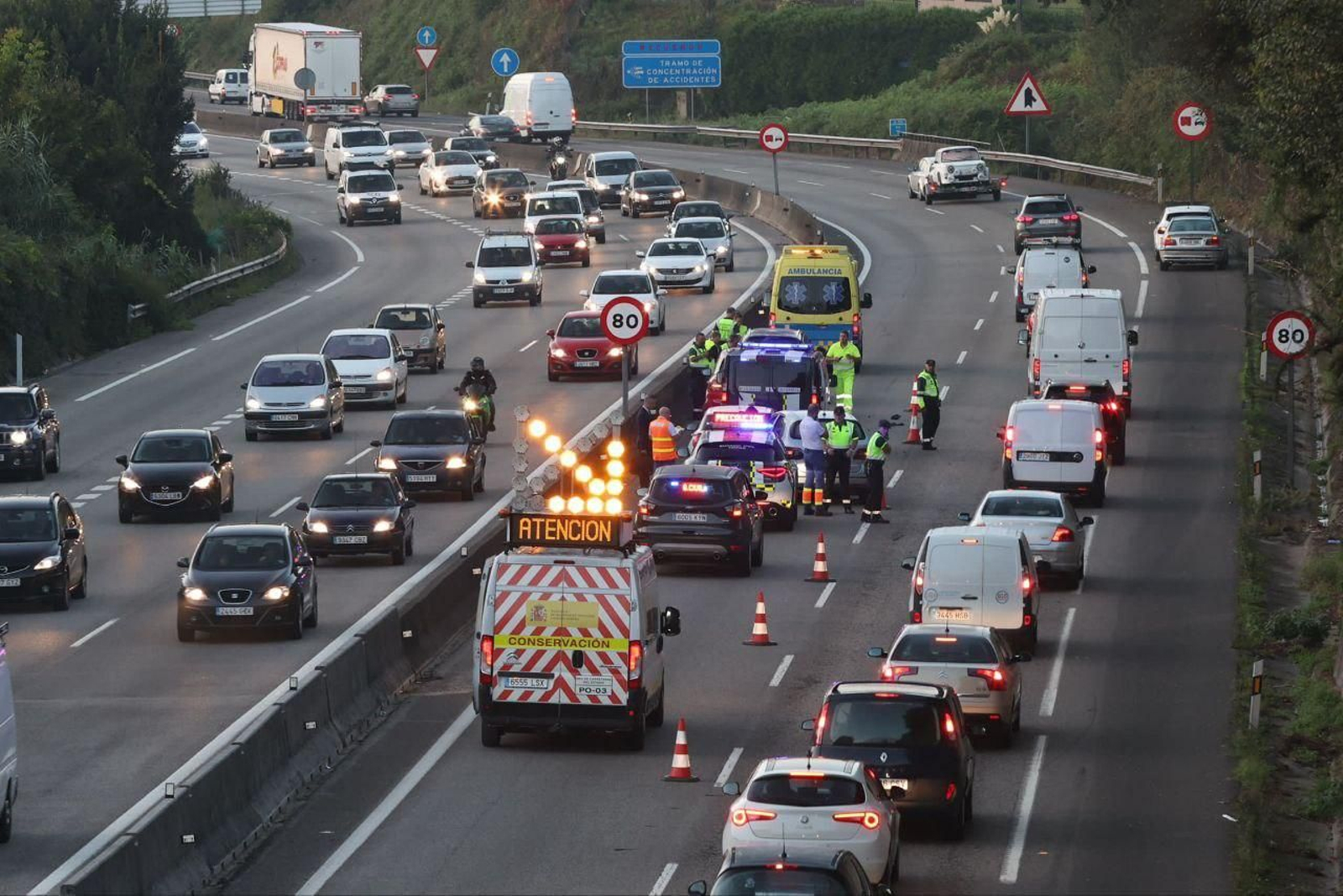 Retenciones por el accidente múltiple en Puxeiros. // Alberte