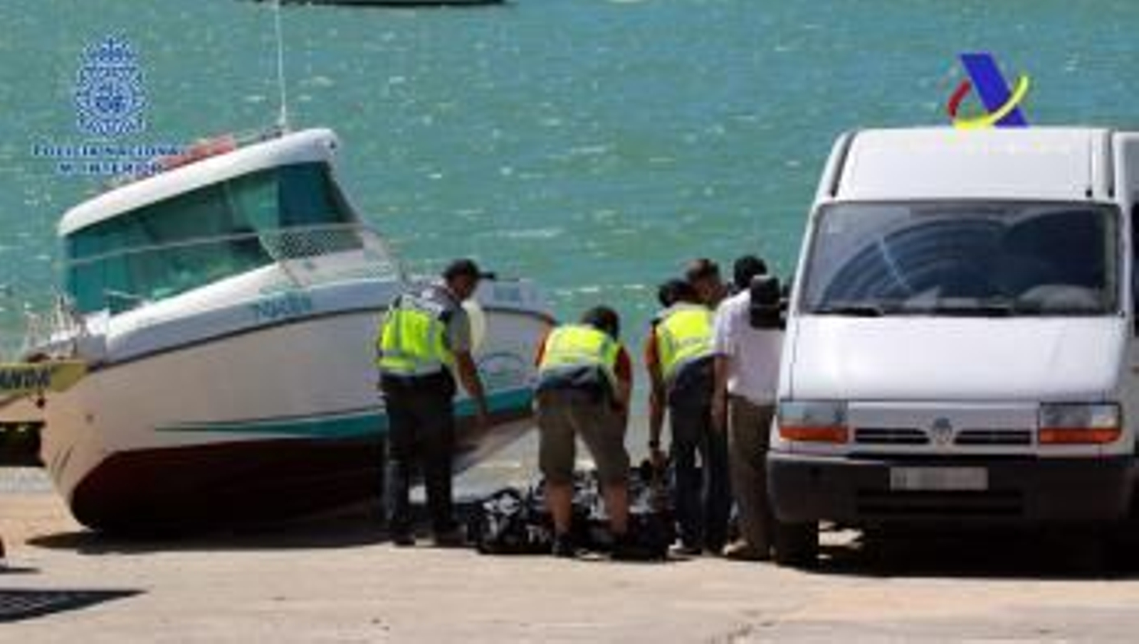 Hay 17 personas detenidas y se han incautado, además del tetrahidrocannabinol, cinco embarcaciones de recreo, seis vehículos y dos teléfonos satélite