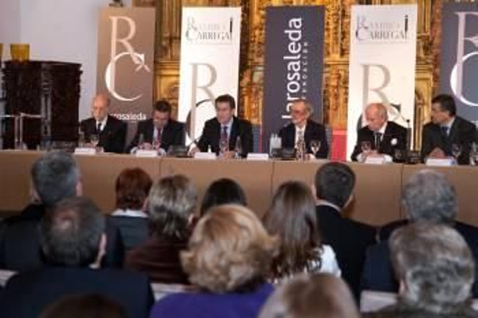 Acto de entrega a Mariano Barbacid (3º por la derecha) del Premio Ramiro Carregal-Fundación Rosaleda. (Foto: XOÁN CRESPO)