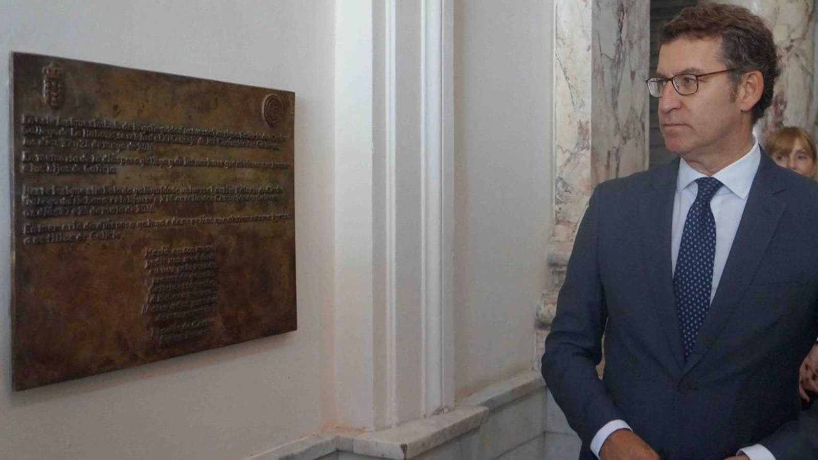 Feijóo-descubre-placa-conmemorativa--