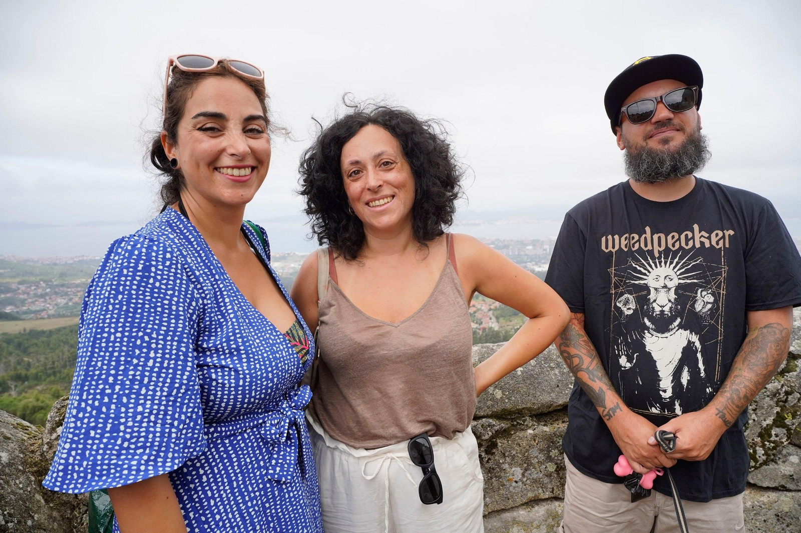Los fieles acuden al Monte Alba para quitar el miedo con San Bartolomé. // J.V. Landín