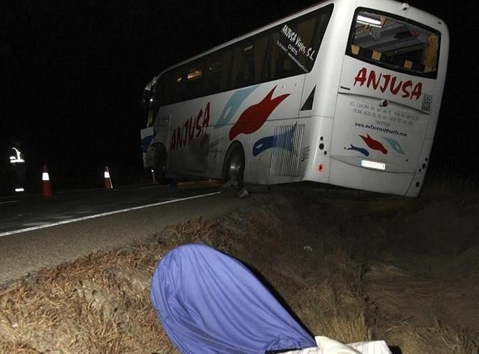 El autobús accidentado.