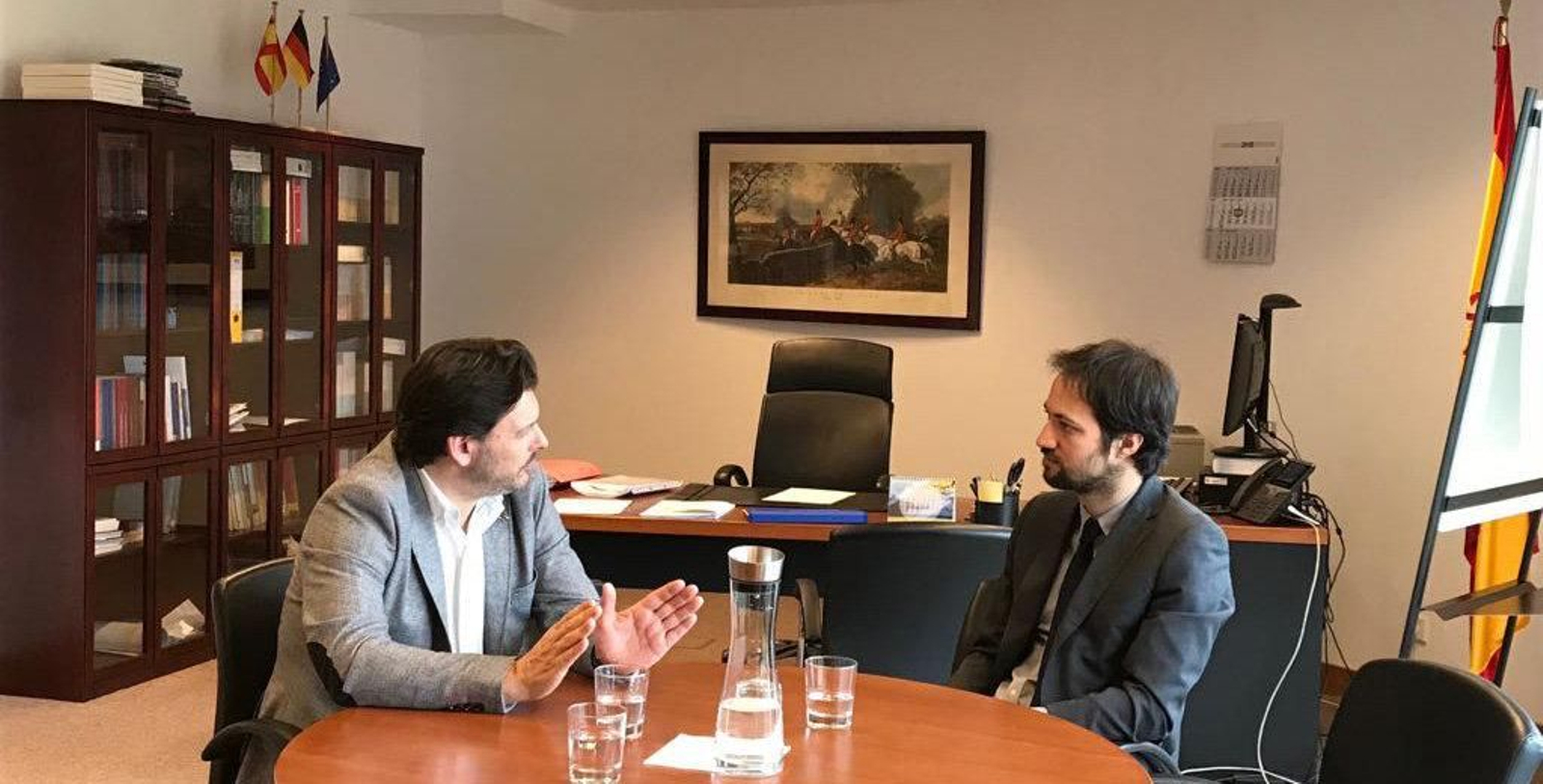 Miranda con el consejero de Empleo y Seguridad Social de la Embajada de España en Alemania, Ricardo Fernández Hidalgo.