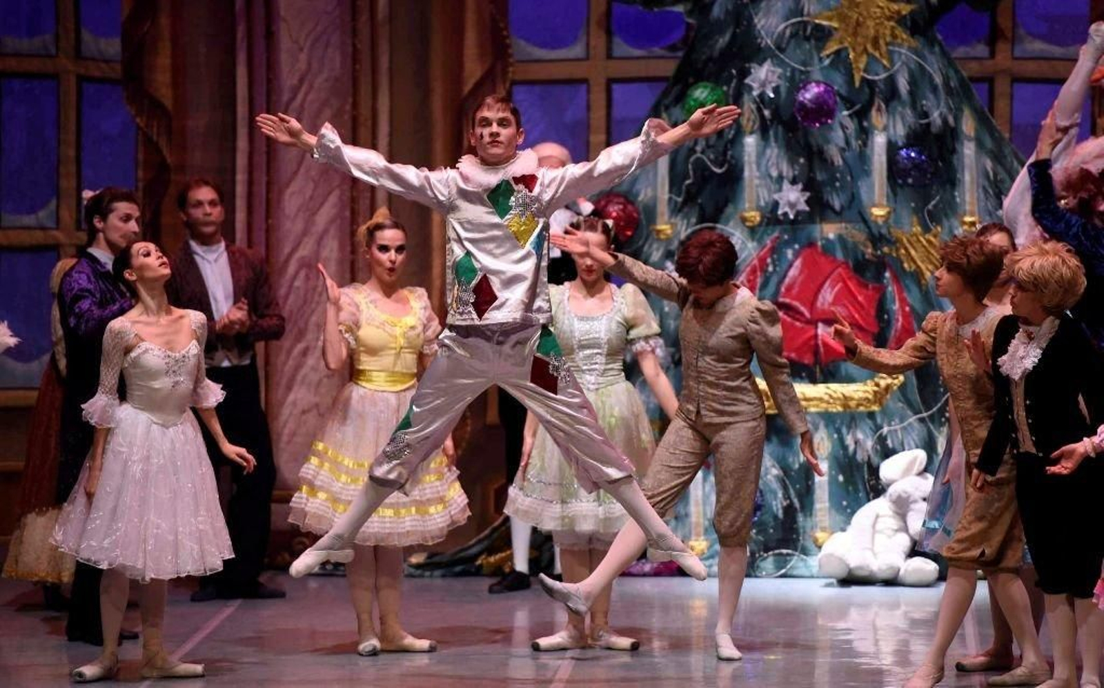 Escena del ballet que ayer se representó en el teatro García Barbón.