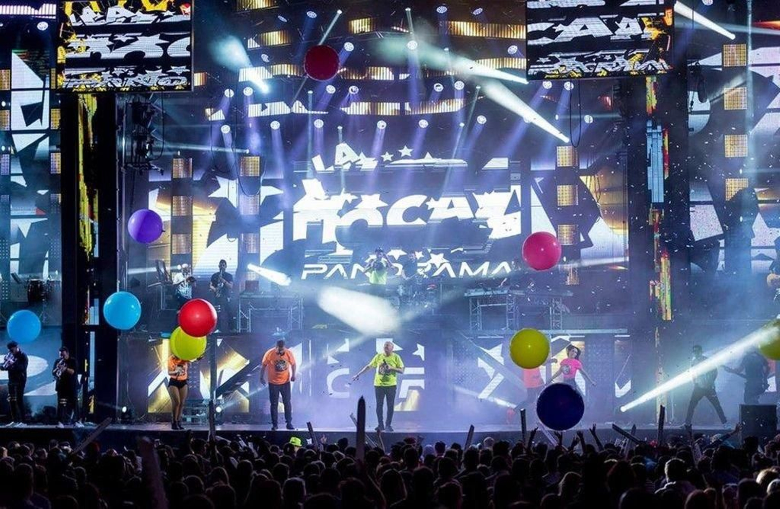 La orquesta Panorama, que encabeza la clasificación, durante su reciente actuación en Cualedro.