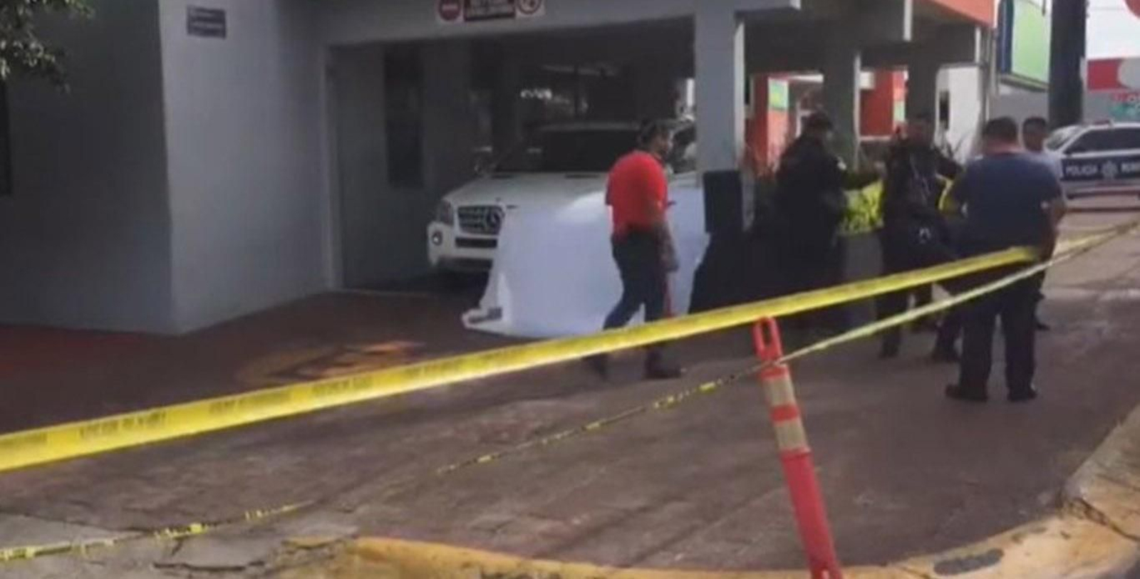 El Mercedes del ourensano asesinado a las puertas del hotel