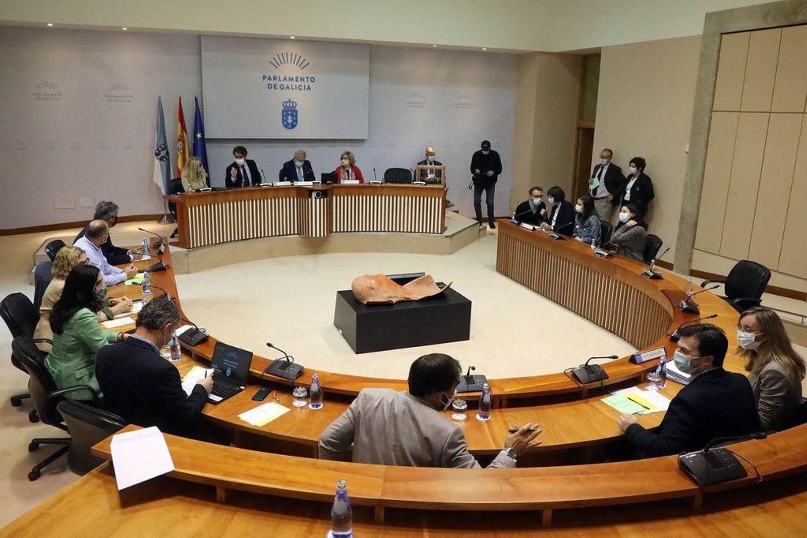 Constitución de la Comisión para la reactivación económica en el Parlamento de Galicia.