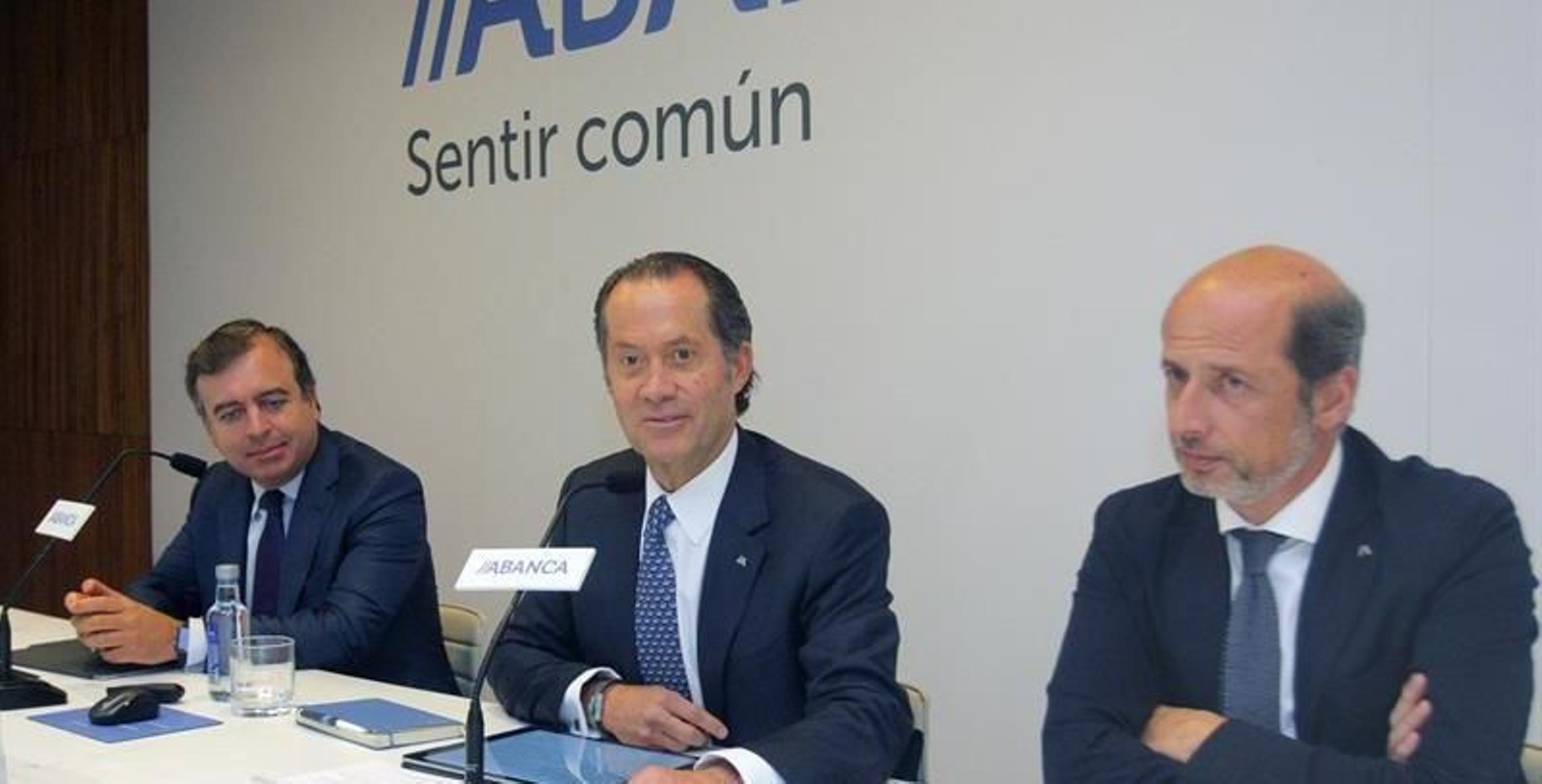 La clausura de las III Jornadas en la capital gallega tuvo como representante al presidente de la entidad Juan Carlos Escotet