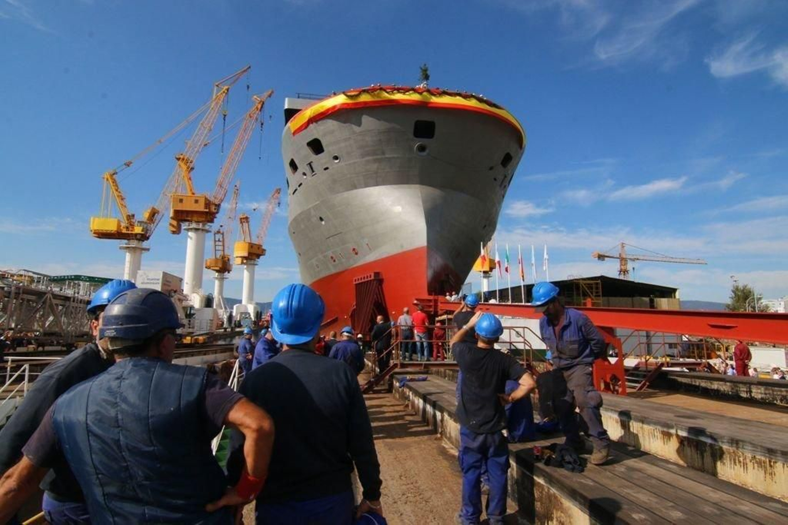 El buque-hotel de apoyo a plataformas petrolíferas que Barreras construyó para Pemex.