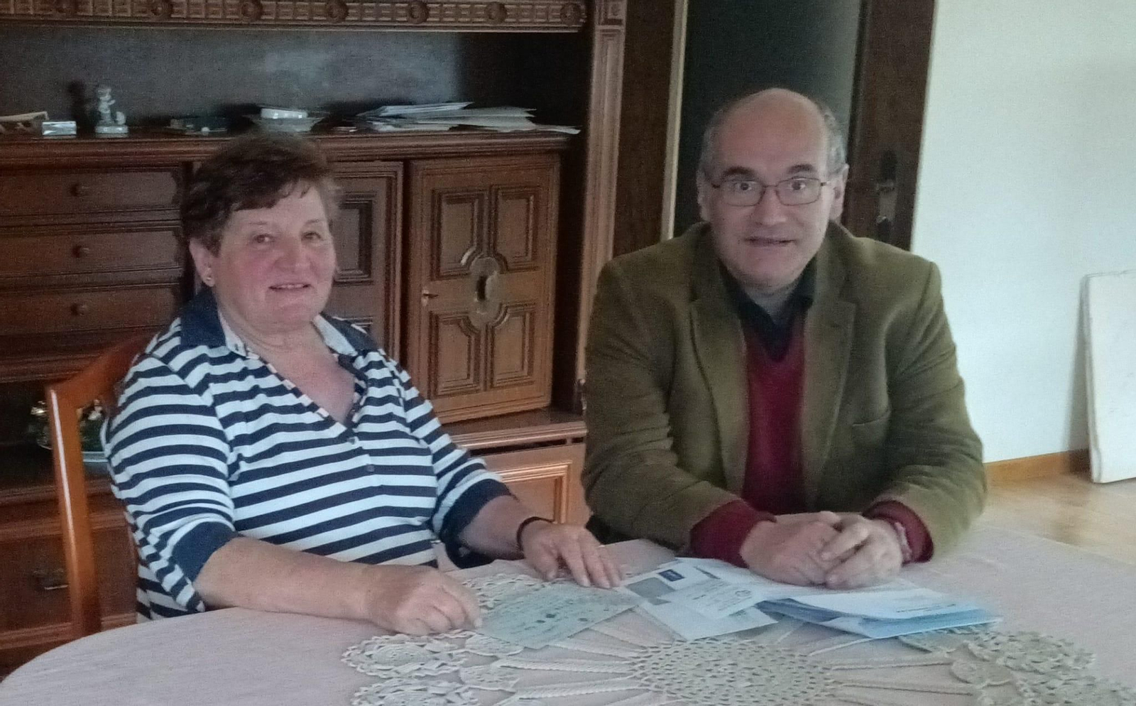 Luis Gulín con Laura Capas, vecina de Ribadavia y emigrante retornada de Alemania