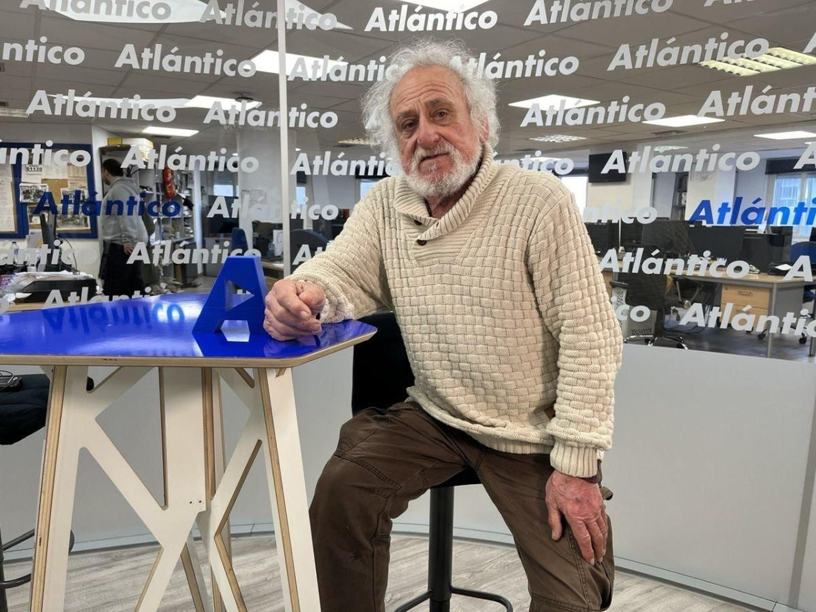 Javier Babé en el set de Atlántico TV.