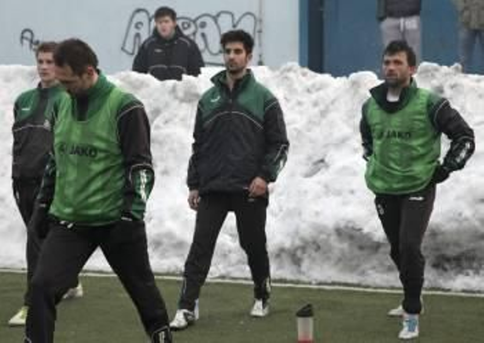 Fernando Arriero García (2d), apodado Cuqui, un futbolista de 22 años formado en la cantera del Barcelona y que juega de centrocampista ofensivo, es el primer español que jugará en la liga bosnia (Foto: EFE)