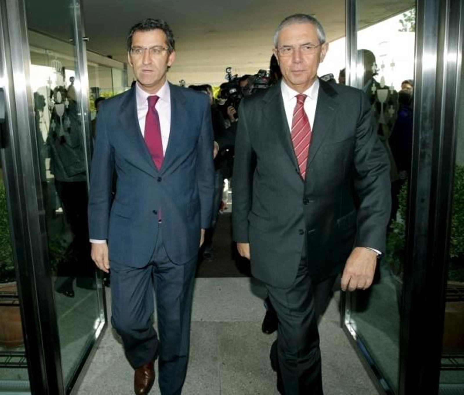 Touriño y Núñez Feijóo antes de la reunión. (Foto: Lavandeira Jr.)