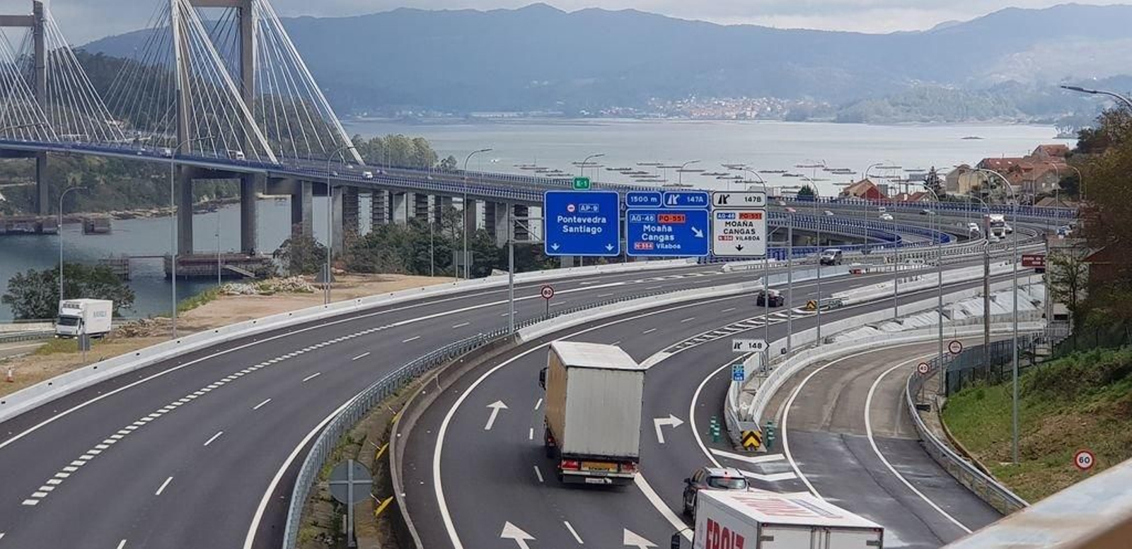 La ampliación del puente de Rande, ya finalizada, supuso la ampliación de la concesión a Audasa que cobra de la Administración por eliminar el peaje a ambos lados de la Ría.