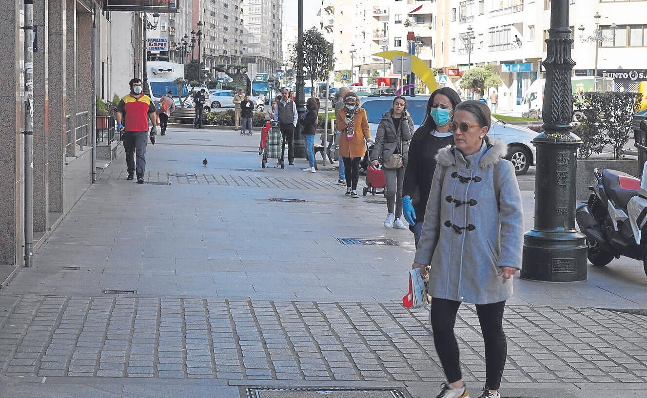 Los vigueses deberán continuar acudiendo al supermercado si su compra no puede esperar.