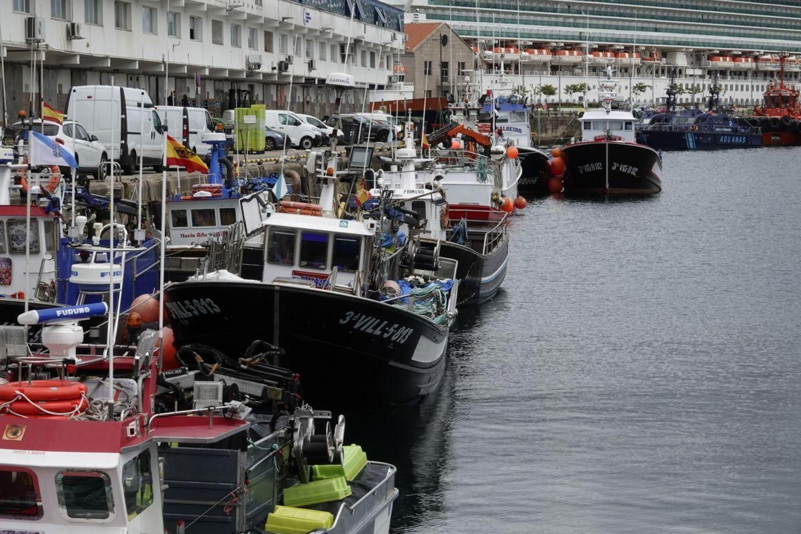 Barcos de pesca amarrados.