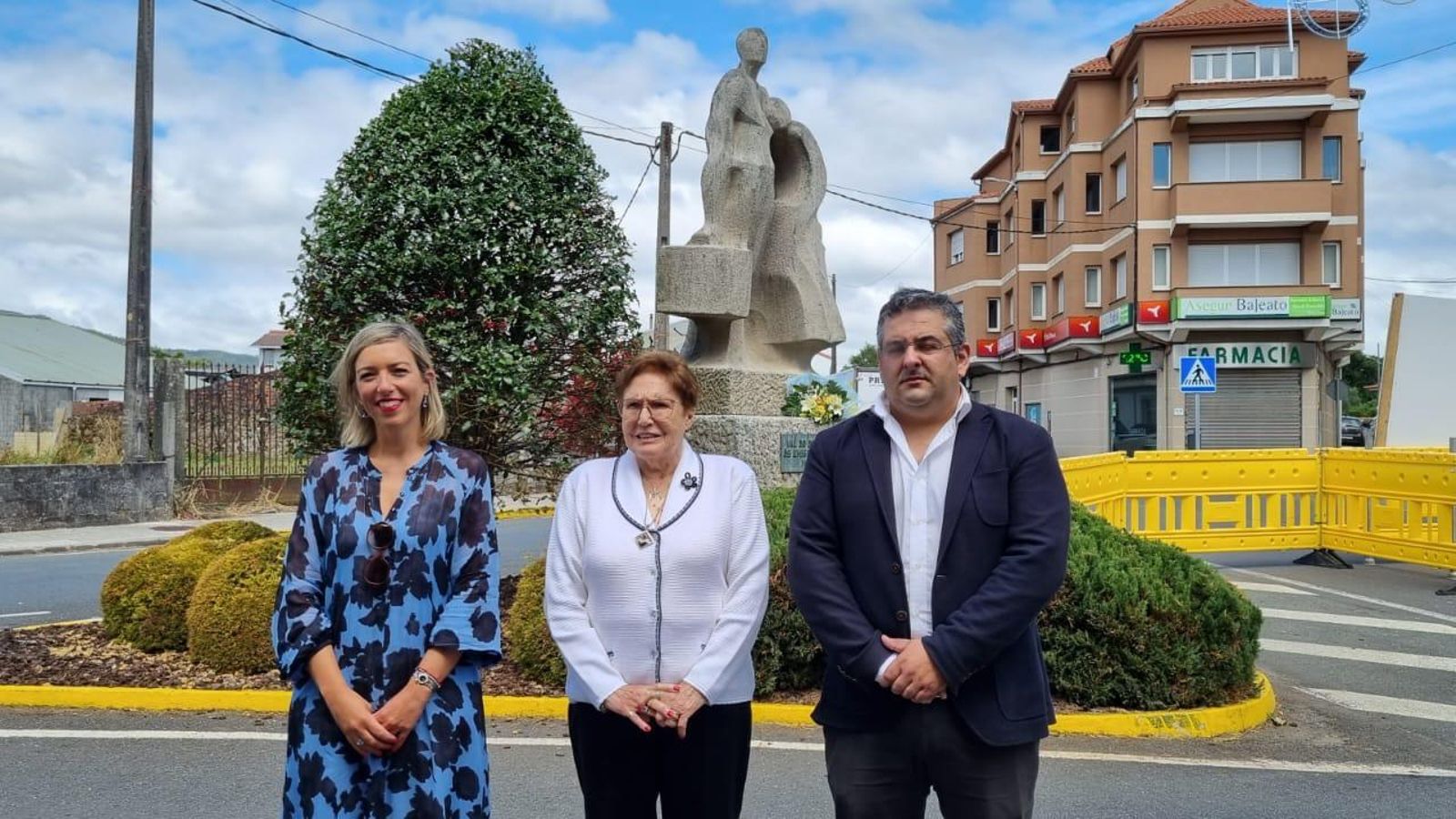 Emigración participa en la Ofrenda Floral al Emigrante que celebra el Ayuntamiento de Val do Dubra