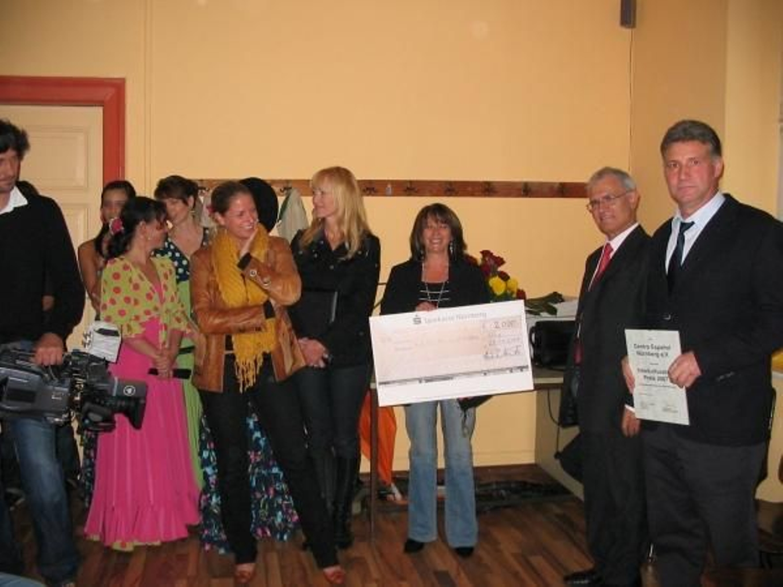 El Ayuntamiento de Nuremberg hace entrega del premio al Centro Español.