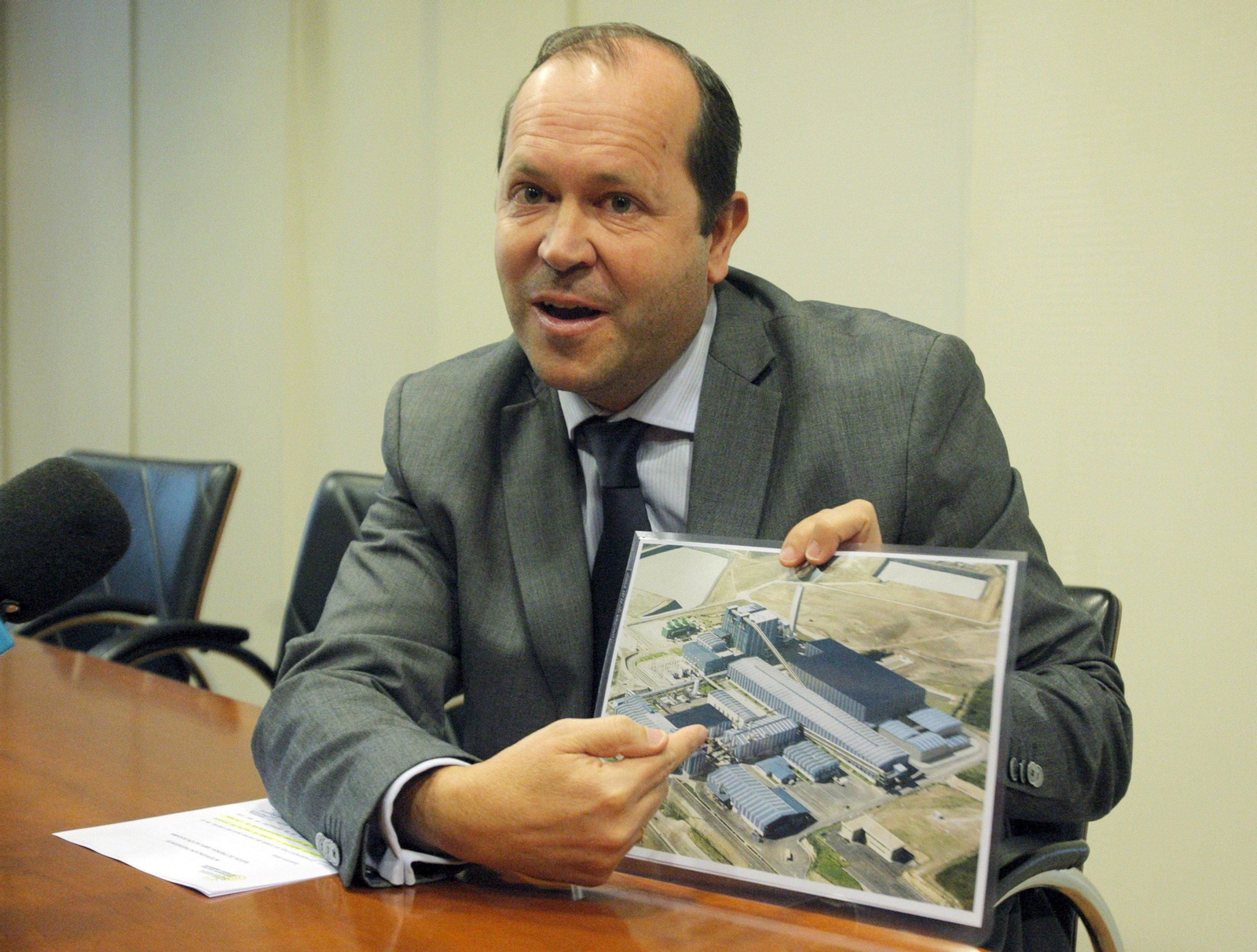 El presidente de Sogama, Javier Domínguez, explicó ayer el proyecto.