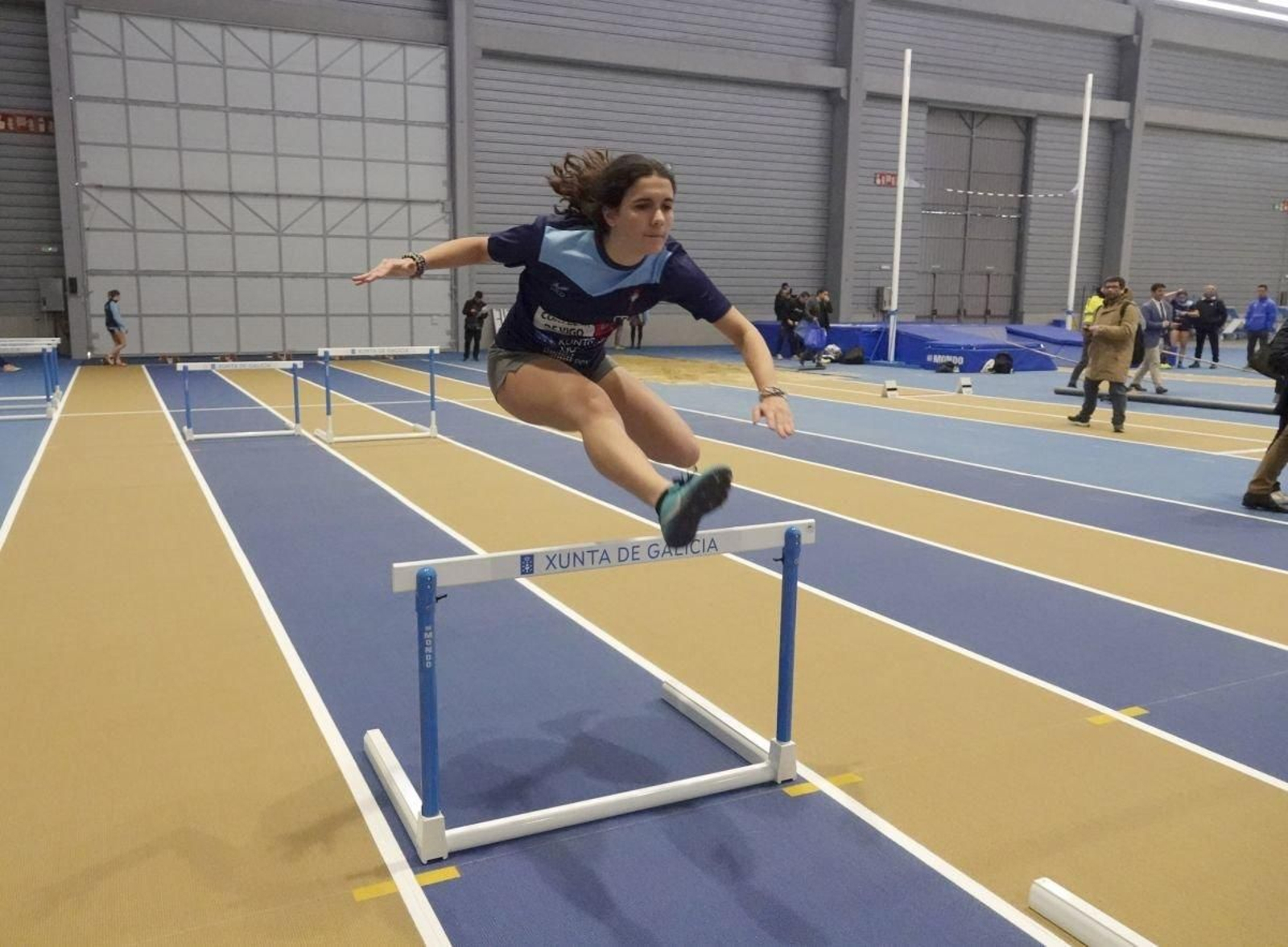 Una joven participante en las primeras pruebas en el módulo bajo cubierta de Ifevi.