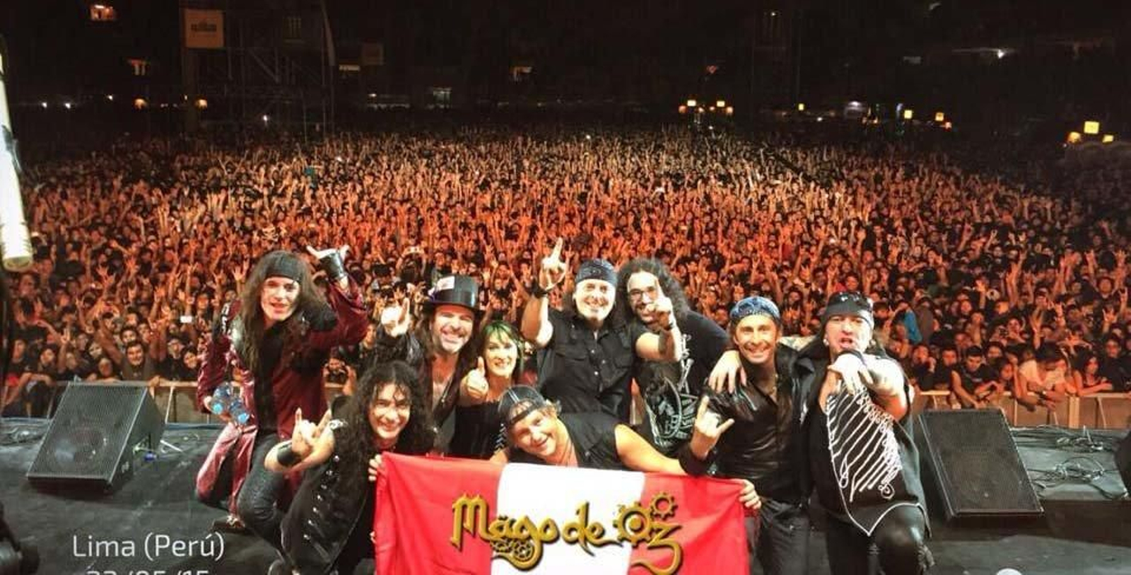 Mago de Oz durante una actación en Lima