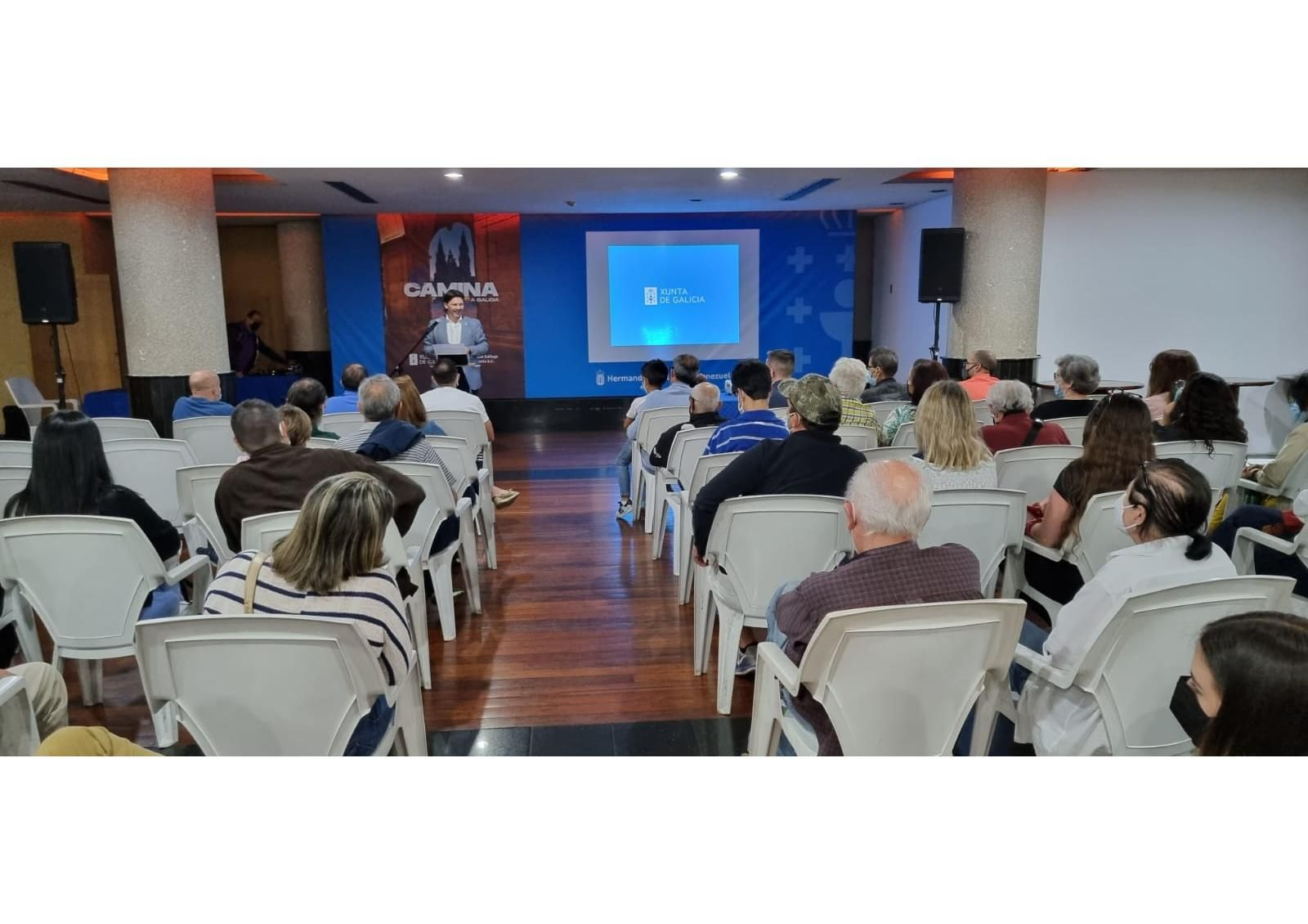 Imagen del encuentro informativo celebrado en la sede de la Hermandad Gallega de Venezuela en Caracas