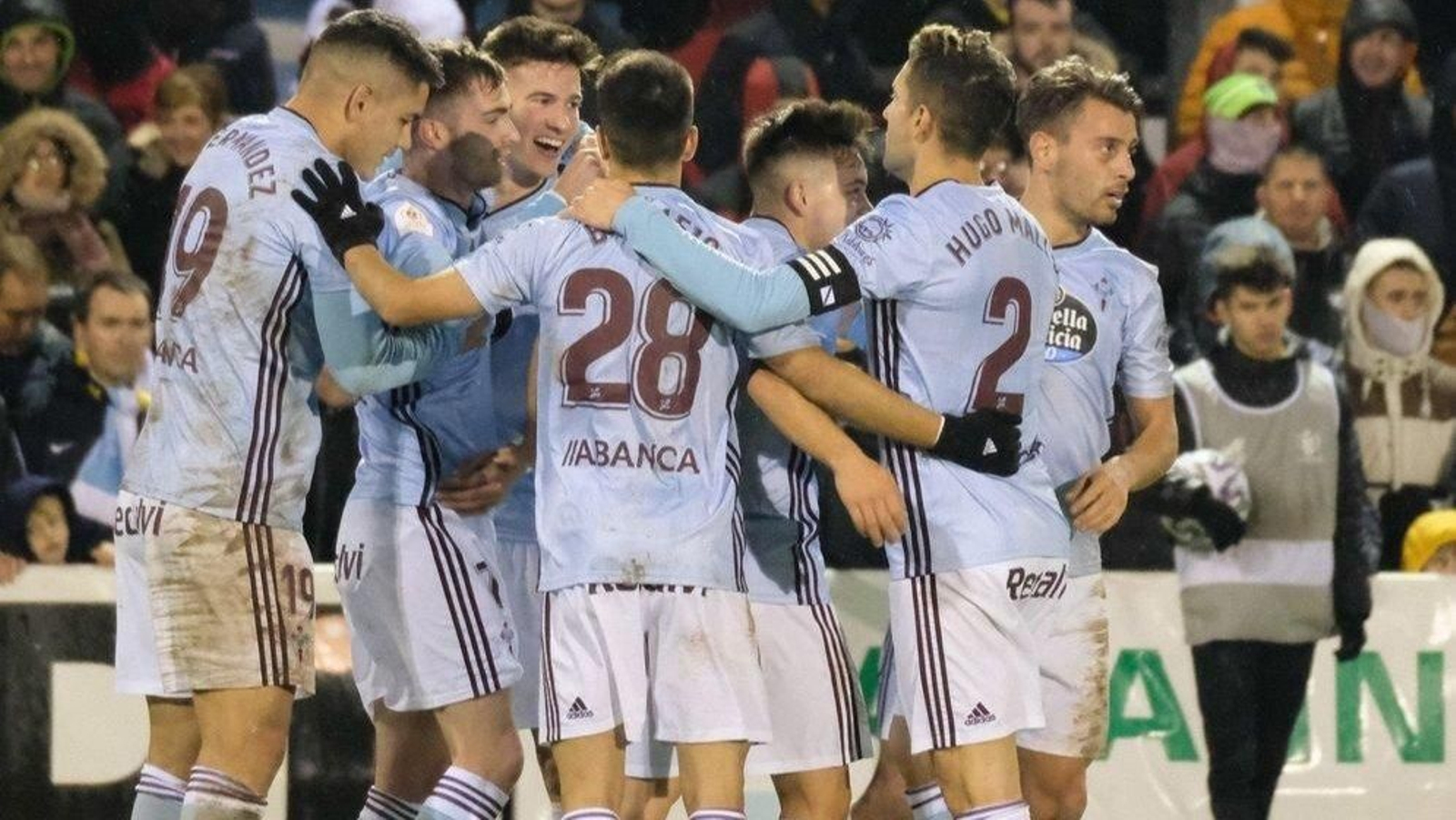 Los jugadores del Celta celebran uno de los dos goles anotados ayer en Calahorra para pasar a la segunda ronda copera.
