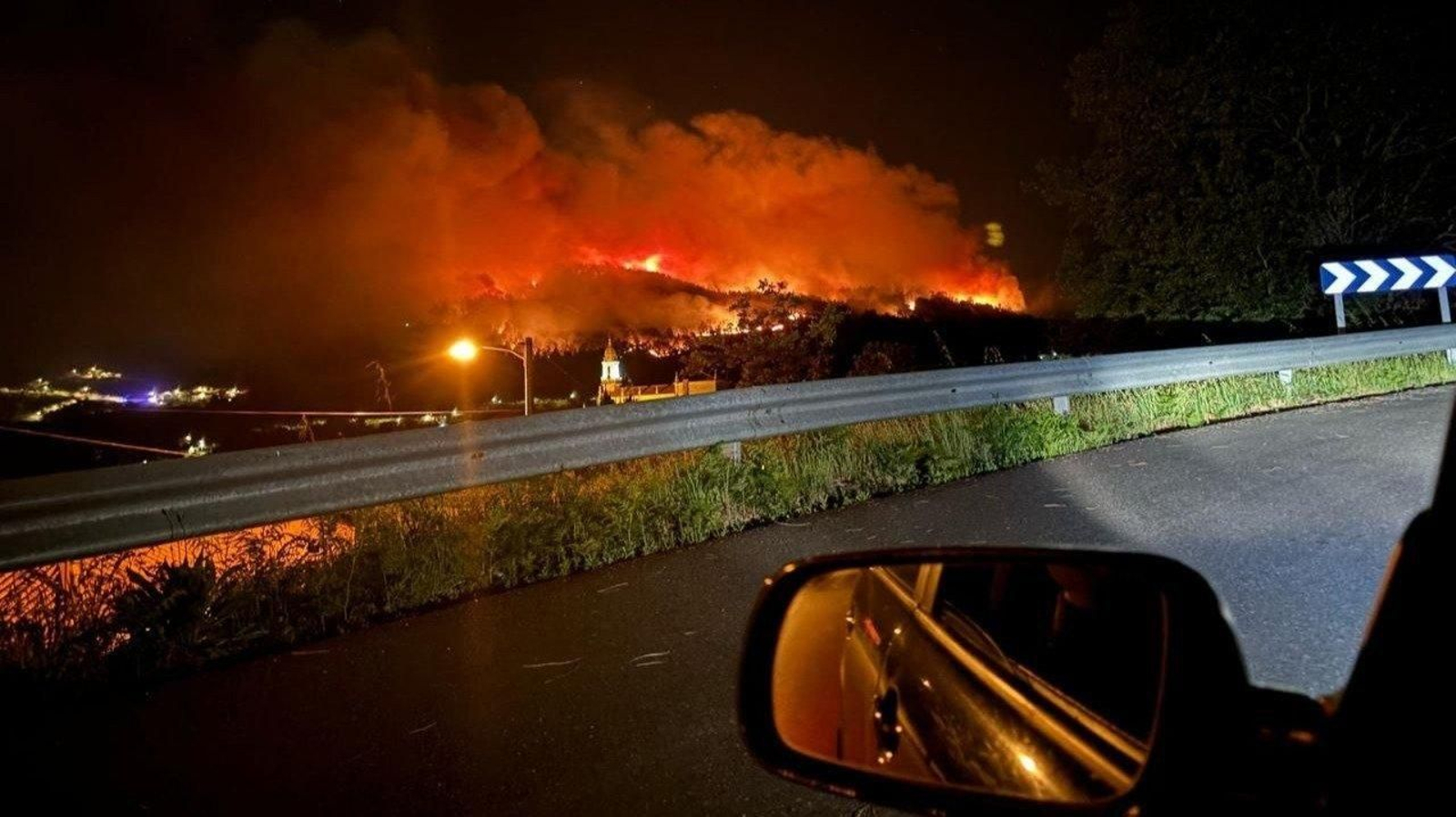 Uno de los focos del incendio de Crecente. // Cedida
