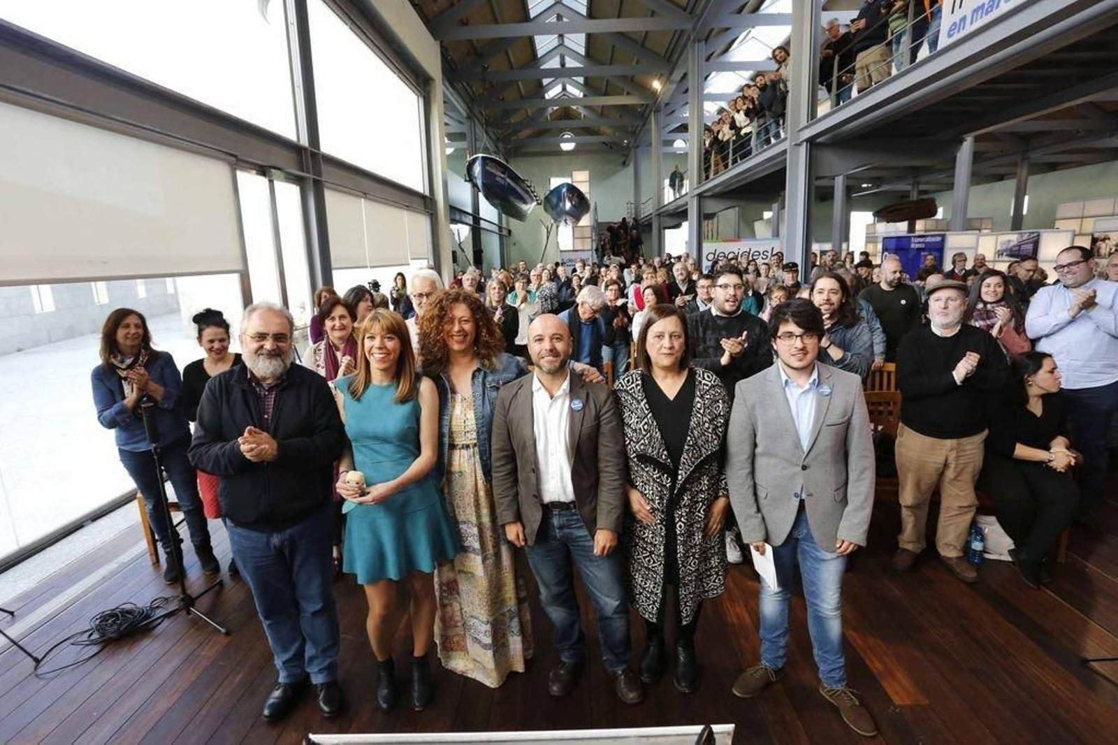 Manuel G. Moreira, Iris Malvido, Ana Seijas, Luís Villares, Cristina Pérez e Iván Olmos, en Vigo.