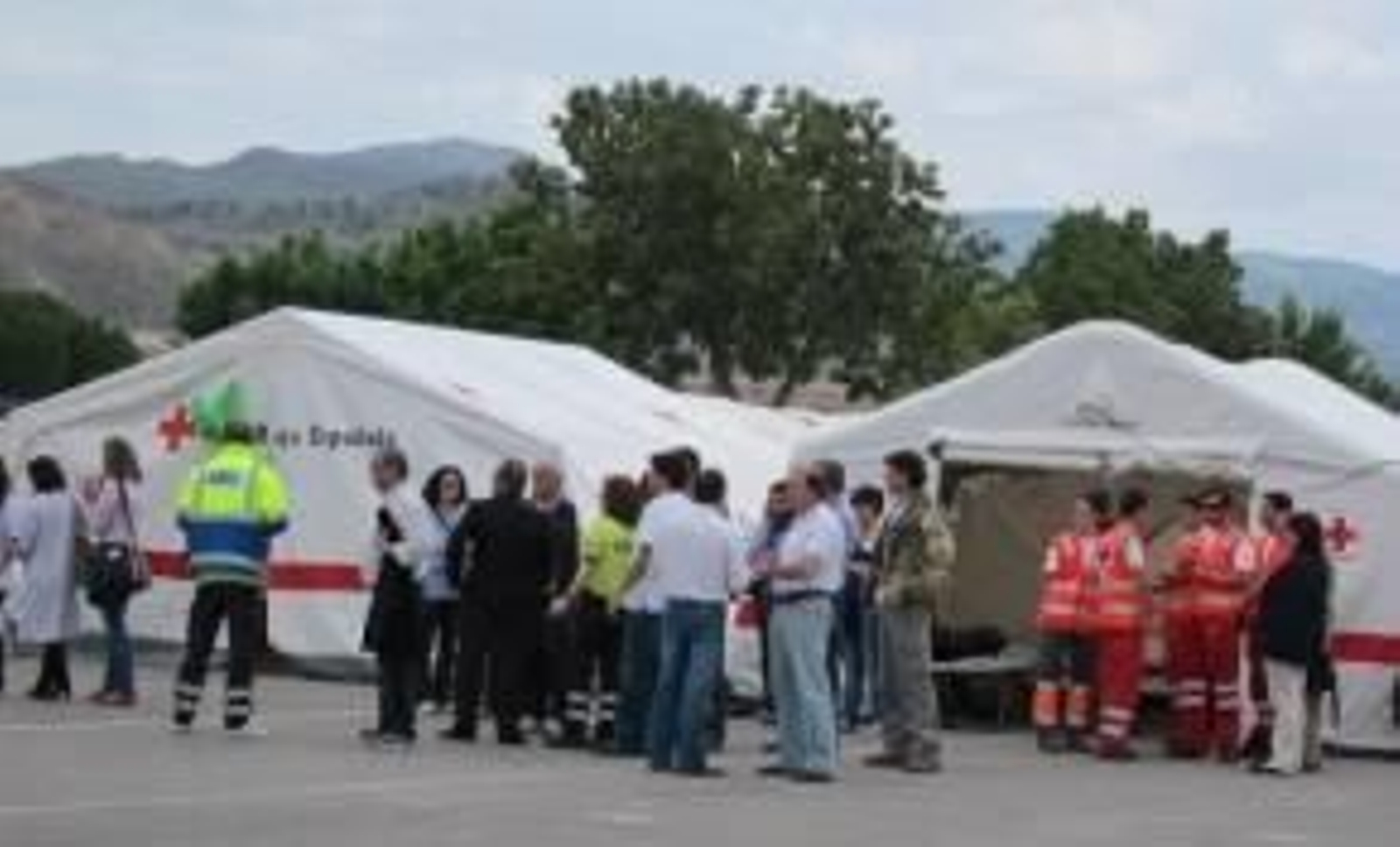 Vista del campamento instalado en Lorca tras el seísmo.