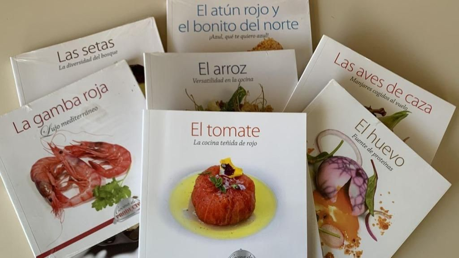 “Cocina de producto" es una colección de 14 libros con recetas elaboradas por más de cien cocineros españoles.