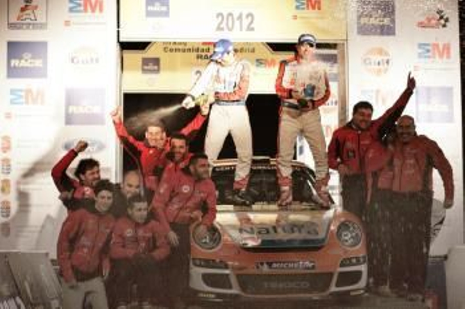 Los hermanos Vallejo celebran la victoria en el rally de la Comunidad de Madrid.