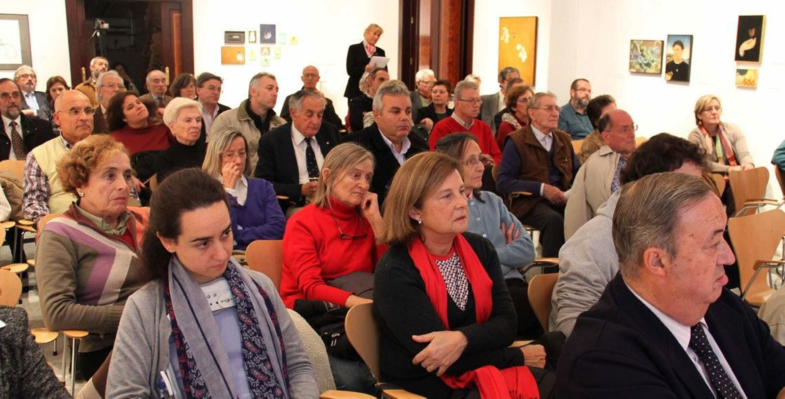 Asistentes a la conferencia realizada por  la Asociación de Amigos de los Caminos de Santiago de Madrid.