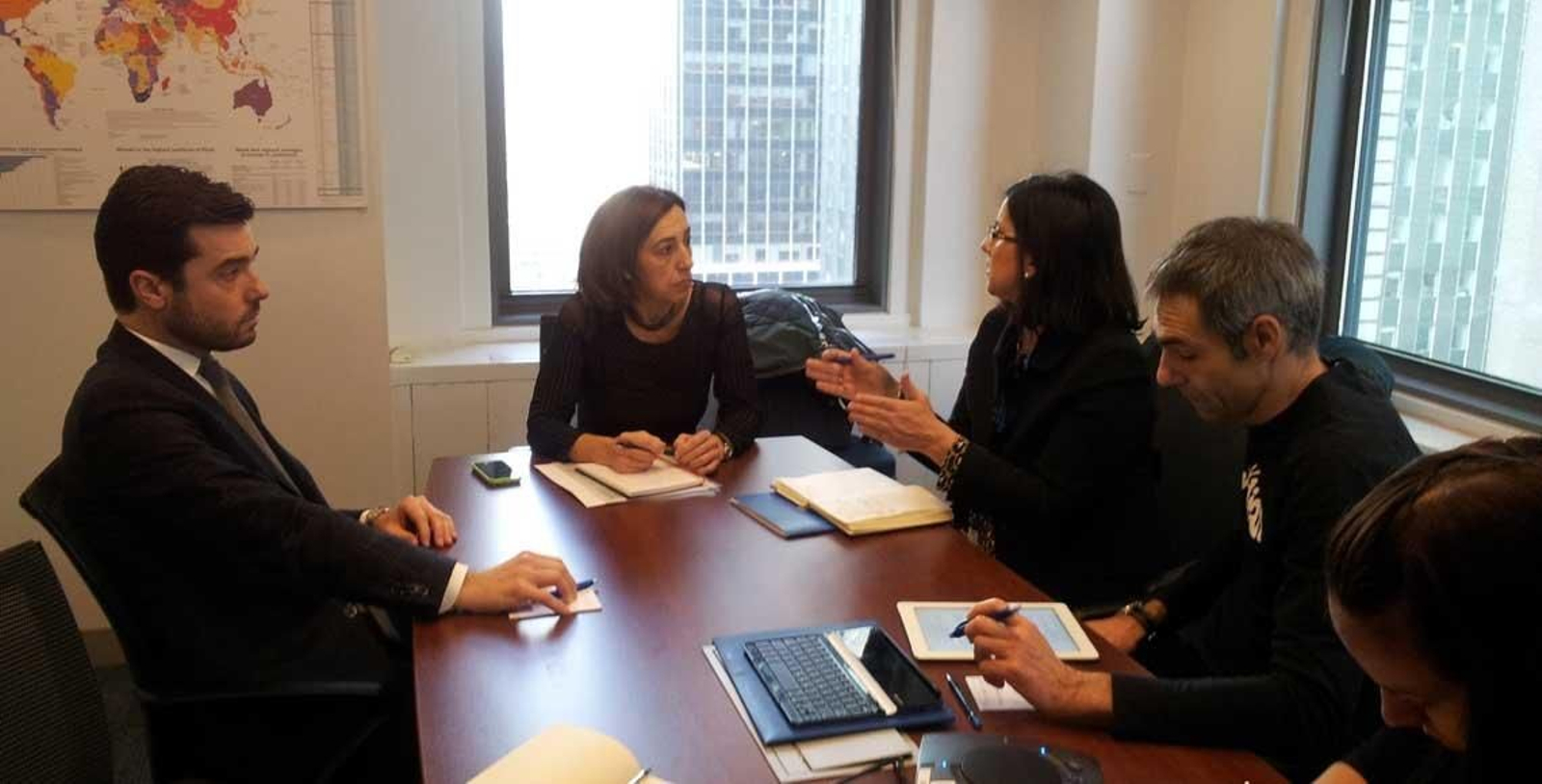 Emakunde ha participado en la jornada de hoy en diversas reuniones con representantes del Banco Interamericano de Desarrollo y la Organización Estados Americanos.