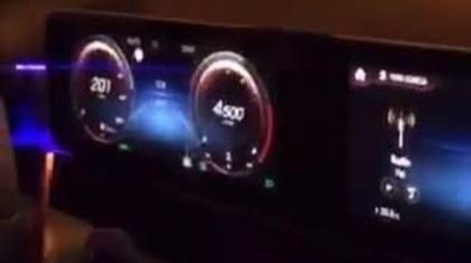 Captura del vídeo de un joven detenido cuando conducía a 200 kilómetros por hora - POLICÍA NACIONAL