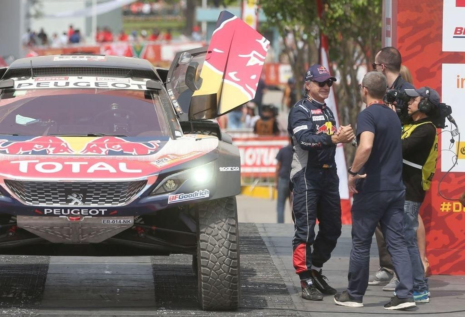 Carlos Sainz, en la salida del Dakar 2017, que se realizó en la ciudad de Lima.