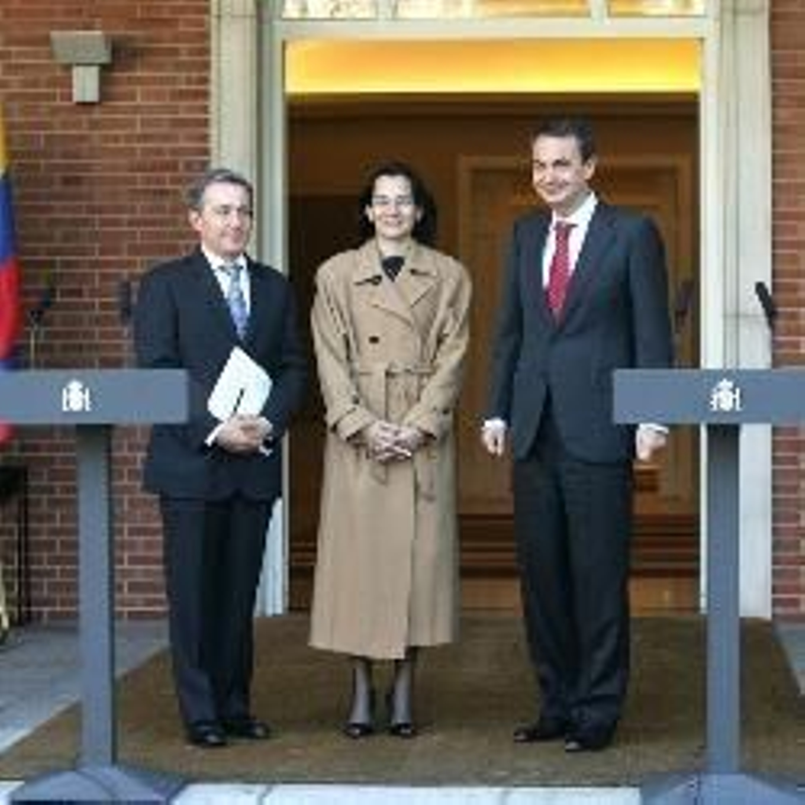 José Luis Rodríguez Zapatero con Clara Rojas y Álvaro Uribe.