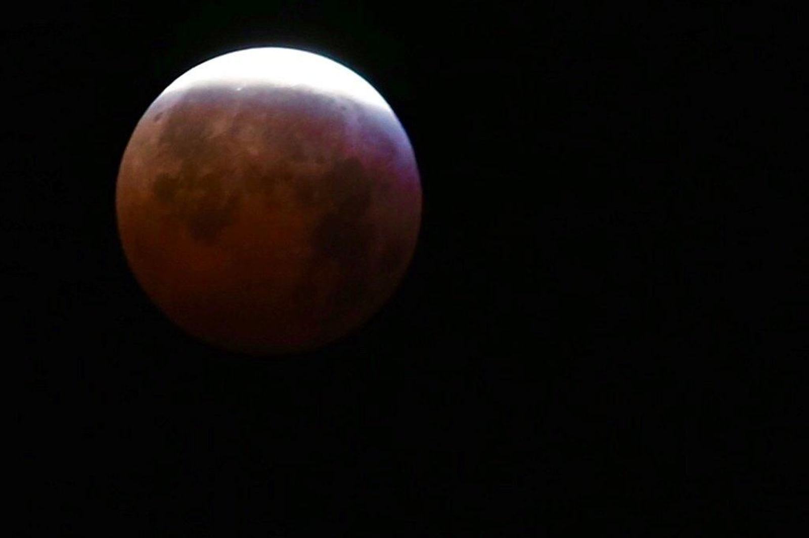 El eclipse total de Luna visto desde Vigo - Alberte  08