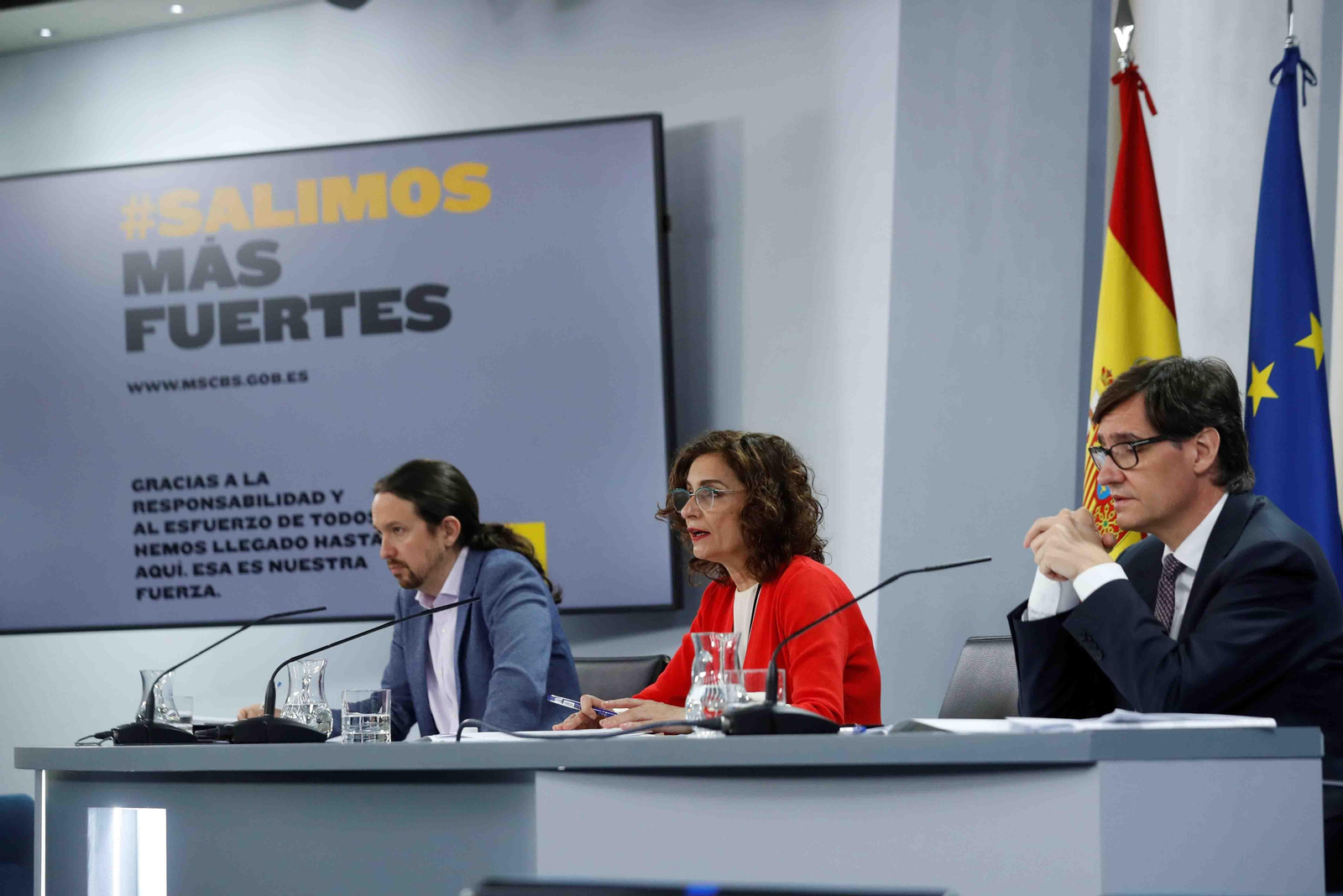 La portavoz del Gobierno, María Jesús Montero; el vicepresidente tercero del Ejecutivo, Pablo Iglesias (i), y el ministro de Sanidad, Salvador Illa. EFE/J.J. Guillén