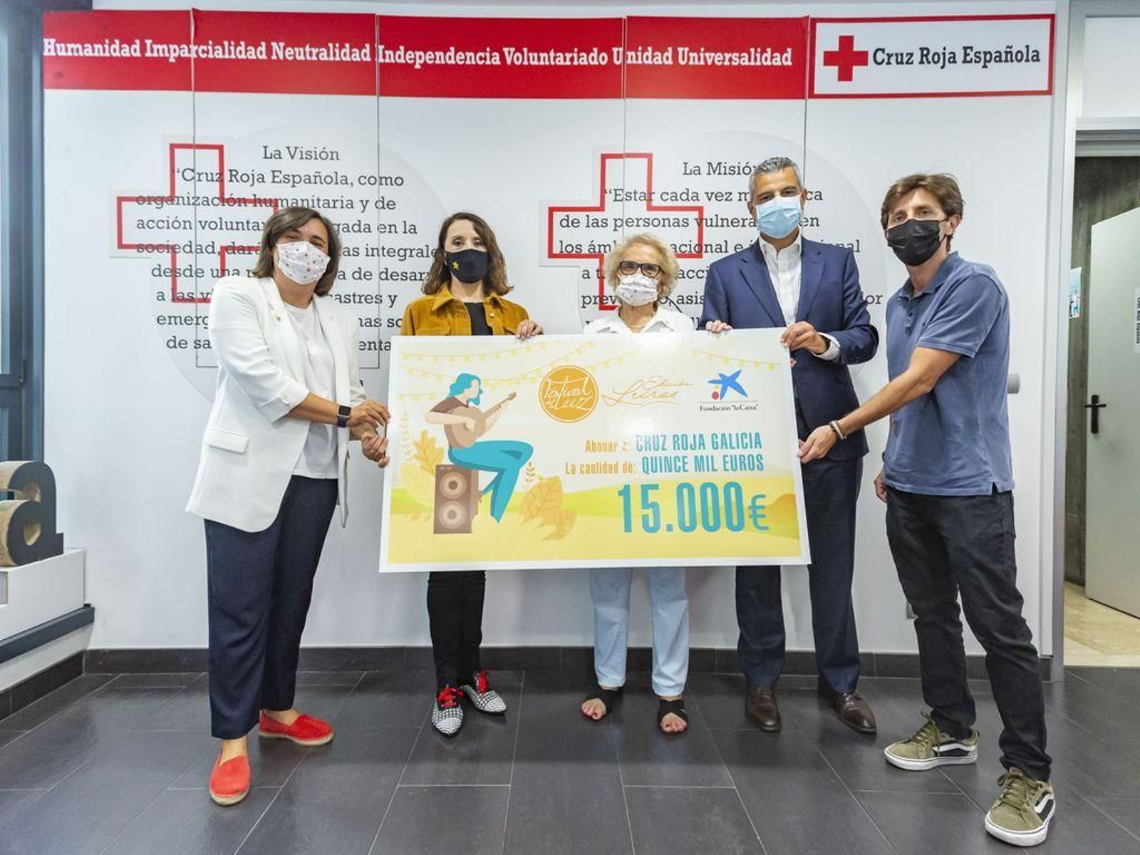 Luz Casal, Carmen Colmeiro, Mercedes Casanova, Marc Benhamou y Farruco Castroman, director del festival.