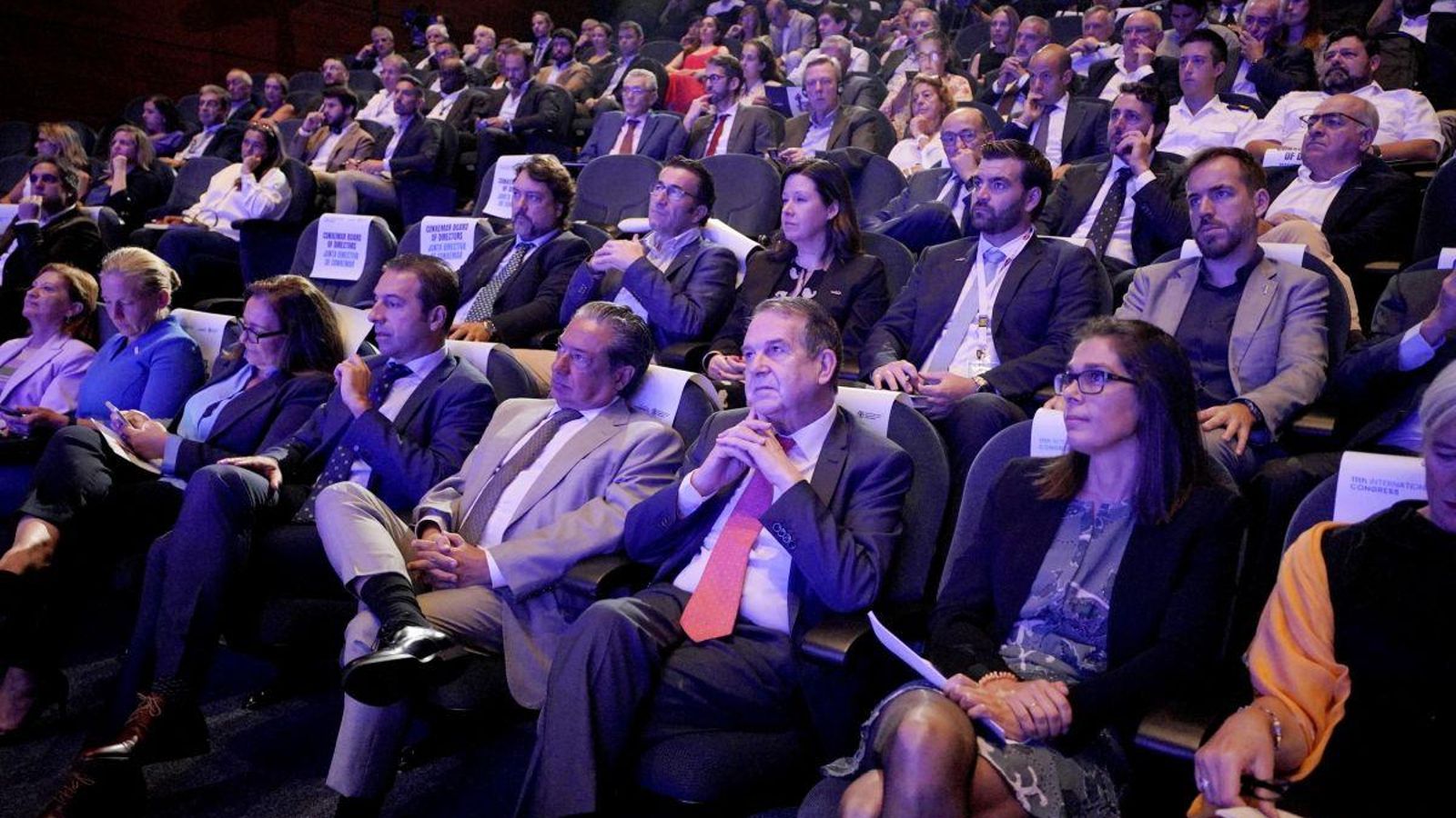 Elena Espinosa, Susan Steele, Ana Ortiz, Alfonso Villares, Eloy García, Abel Caballero y Carola González, en el público.