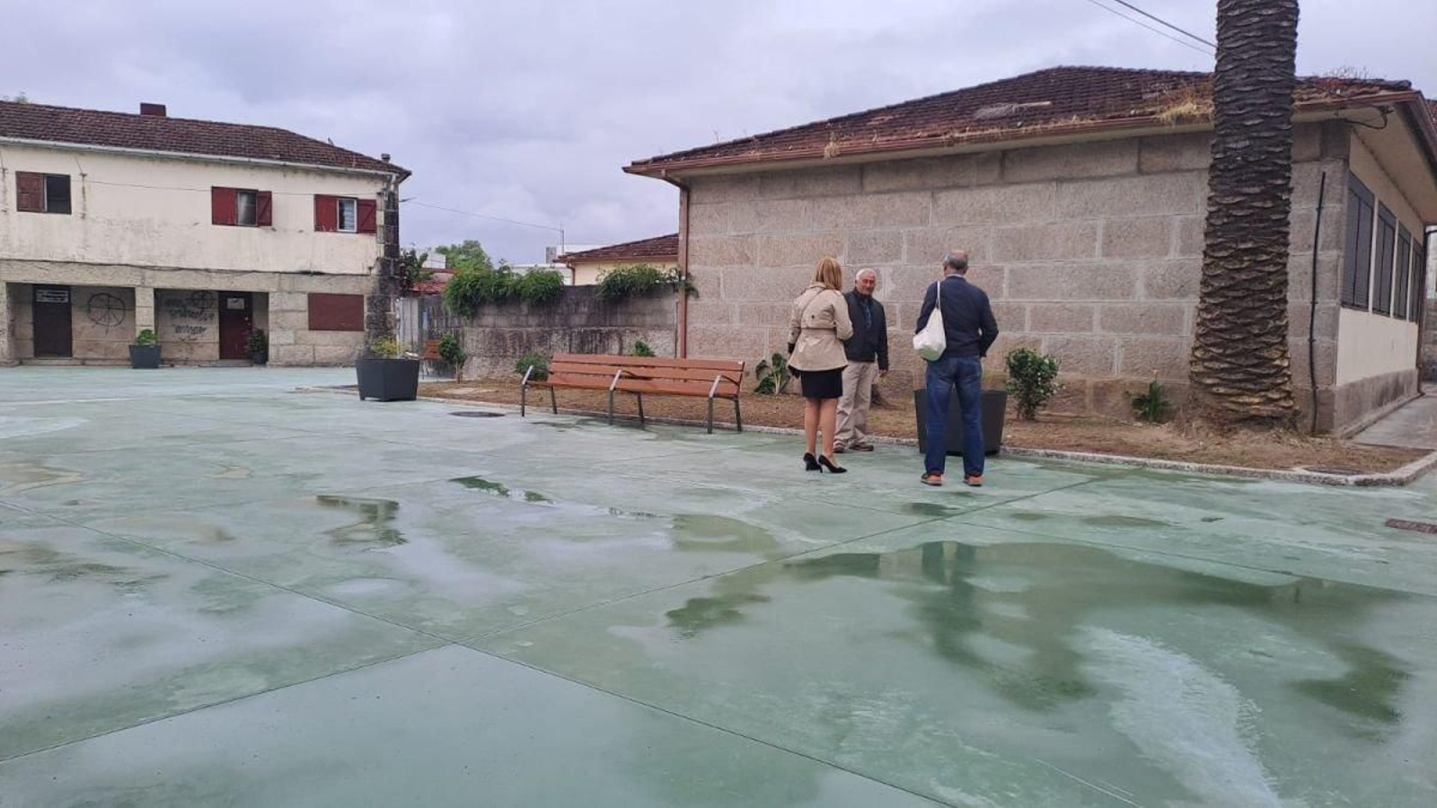 Digna Rivas e Pedro Villaverde na visita ao novo espazo.